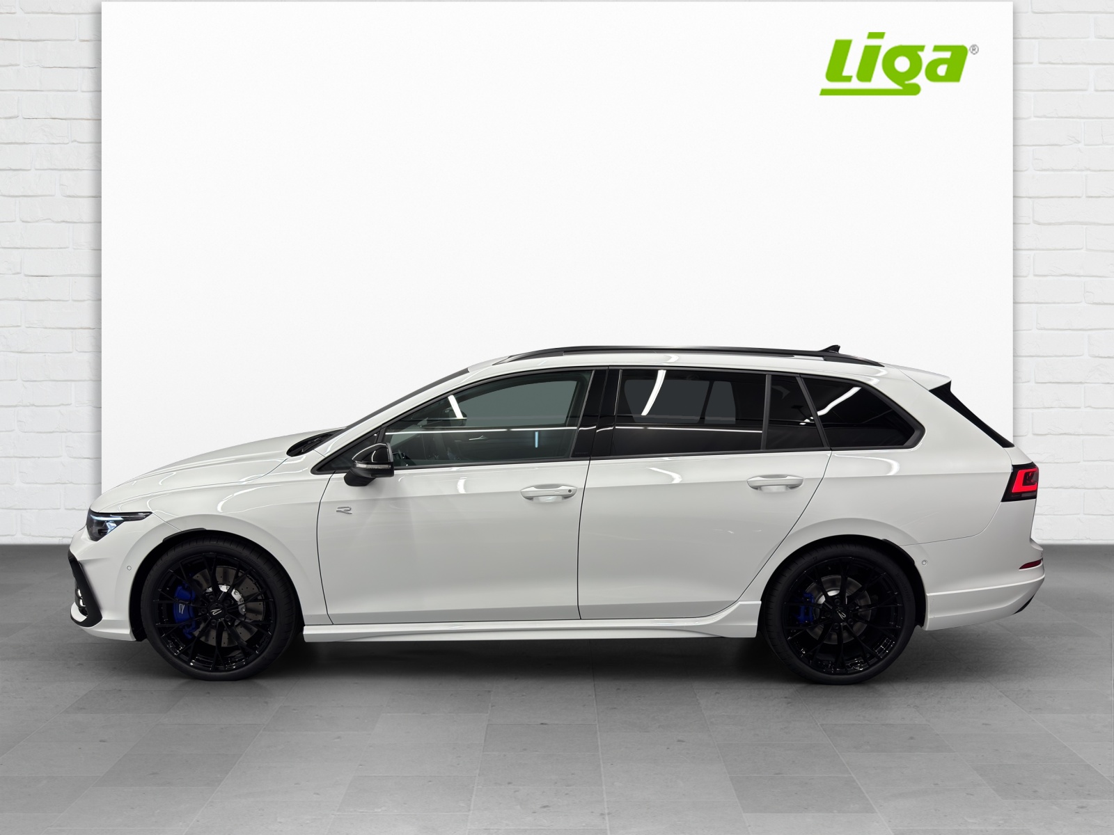 VW Golf VIII Variant 2.0 TSI R DSG 4motion