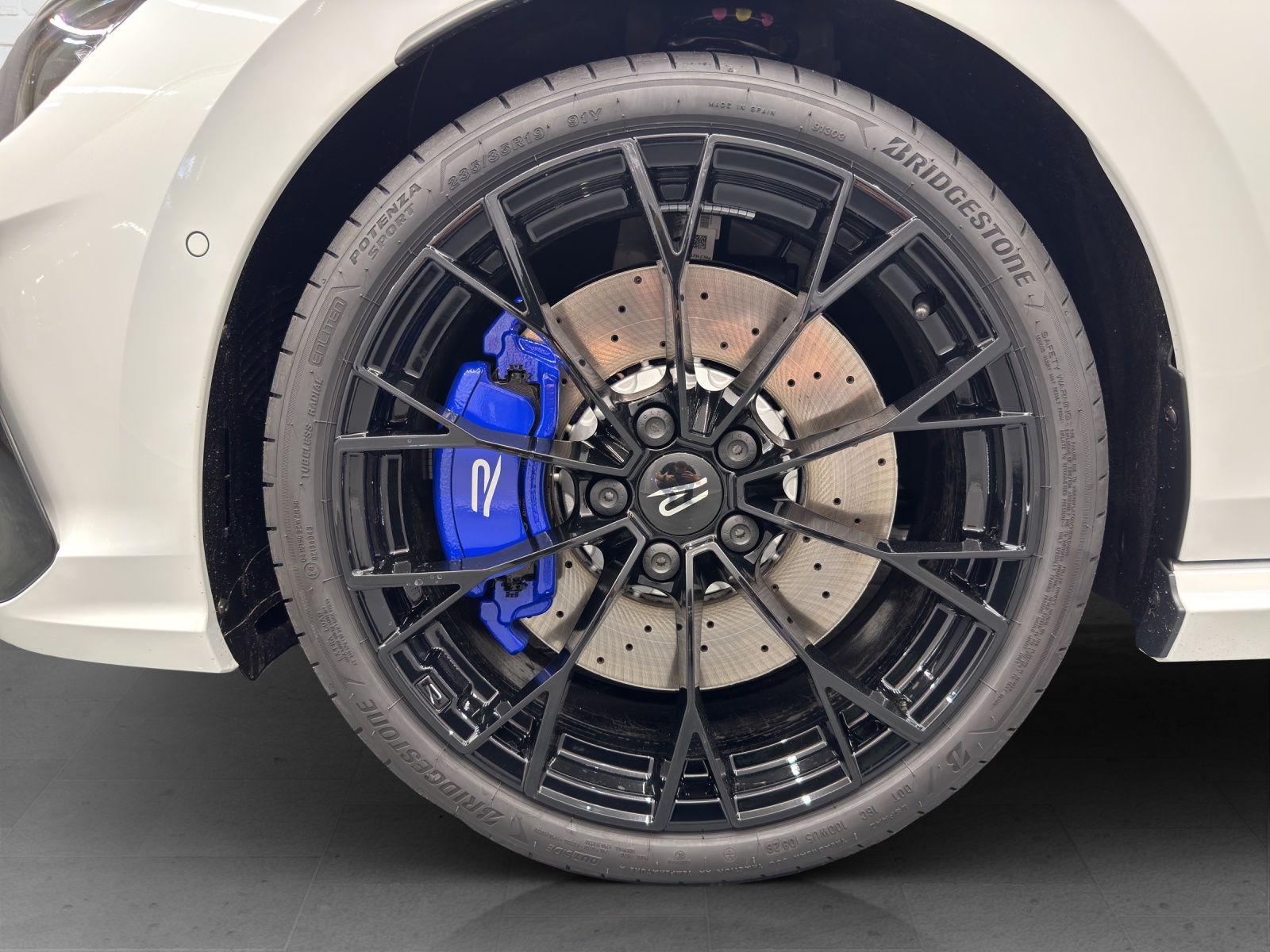 VW Golf VIII Variant 2.0 TSI R DSG 4motion-image-5