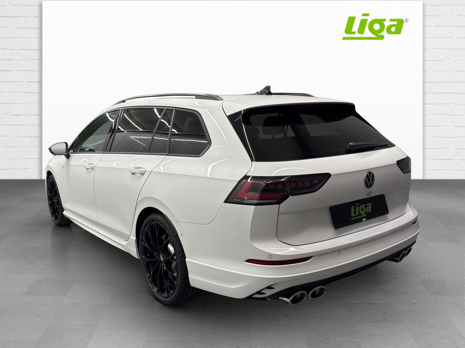 VW Golf VIII Variant 2.0 TSI R DSG 4motion-showroom-element-3