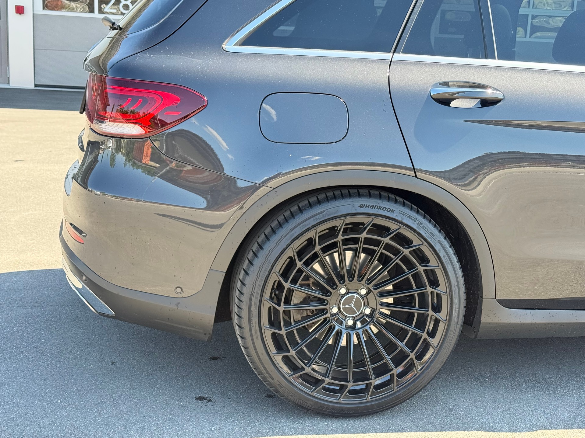 MERCEDES-BENZ GLC 400 d 4Matic AMG Line 9G-Tronic-image-5