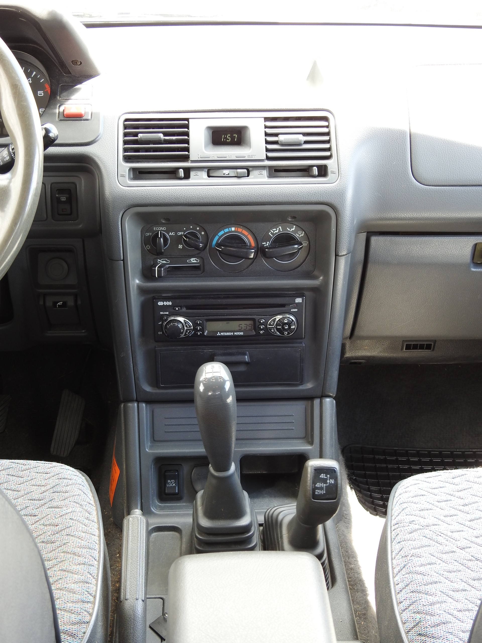 MITSUBISHI Pajero 2.5 TDI Classic-image-17