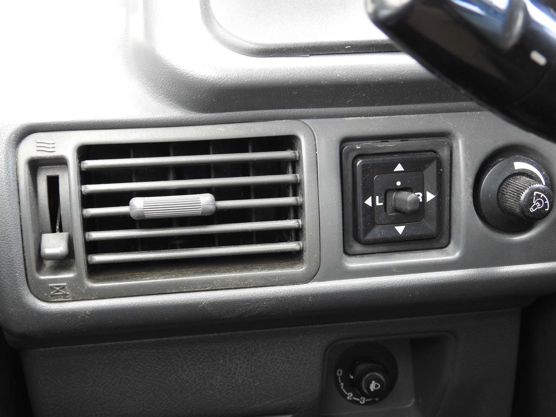 MITSUBISHI Pajero 2.5 TDI Classic-image-25