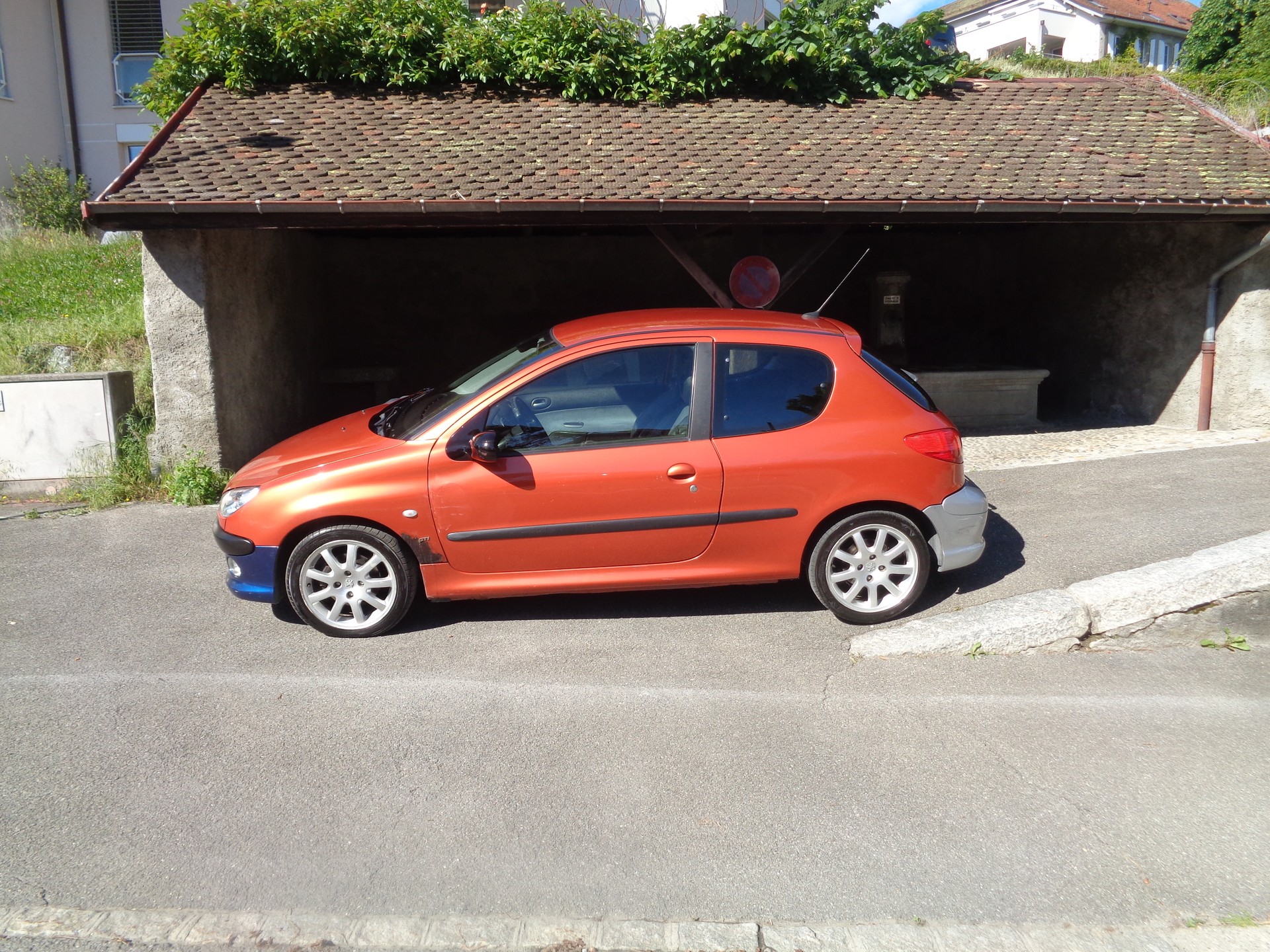 PEUGEOT 206 2.0 16V GTI-image-1