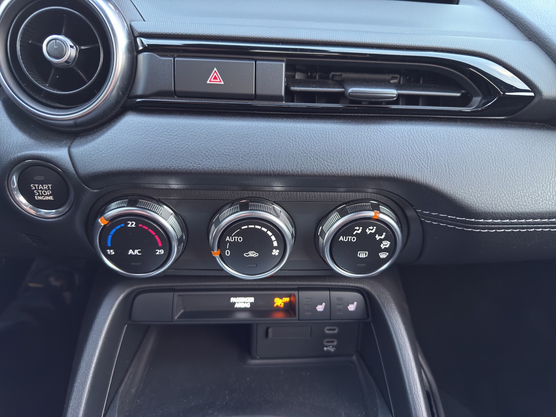 MAZDA MX-5 Skyactiv-G 184 Exclusive-line-image-12