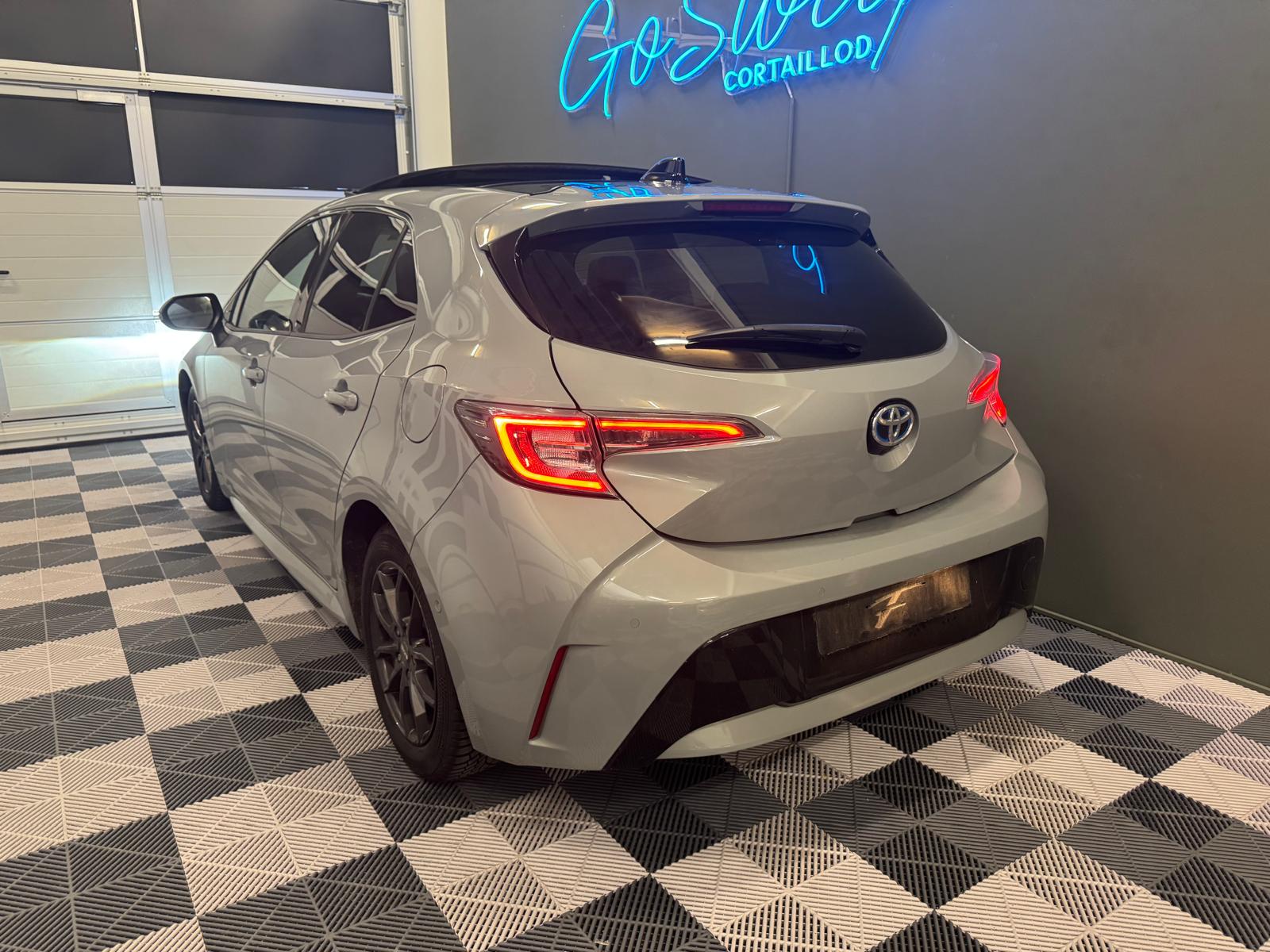 TOYOTA Corolla Hybrid 1.8 VVT-i 16V GPS 122 HSD CVT 98-showroom-element-3