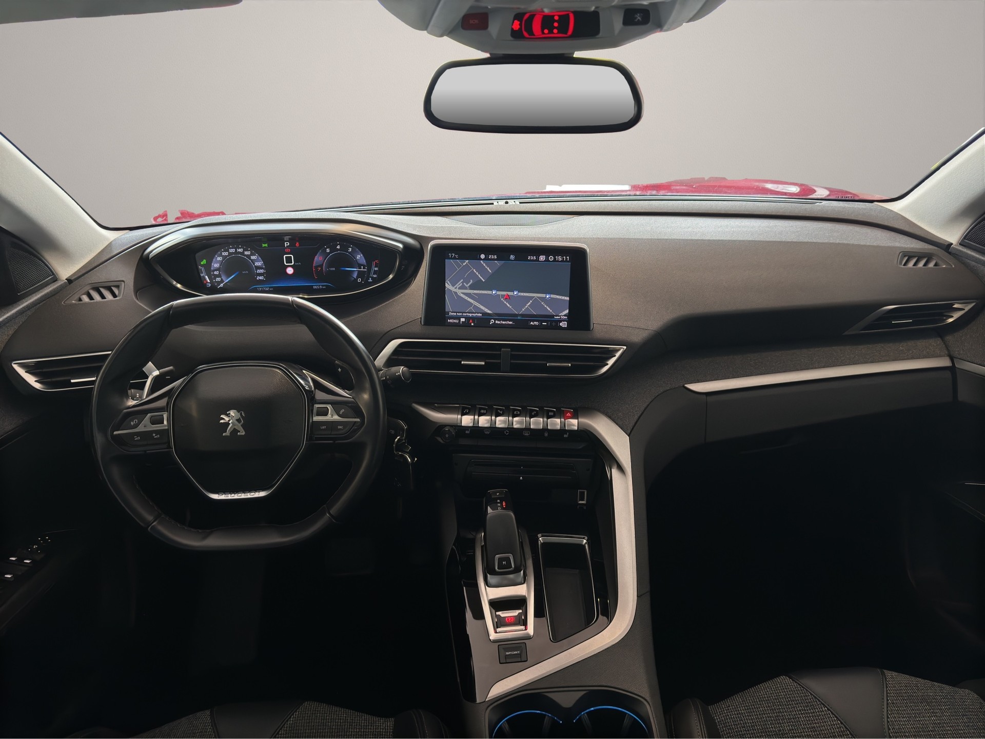 PEUGEOT 3008 1.2 PureTech Allure EAT-image-9