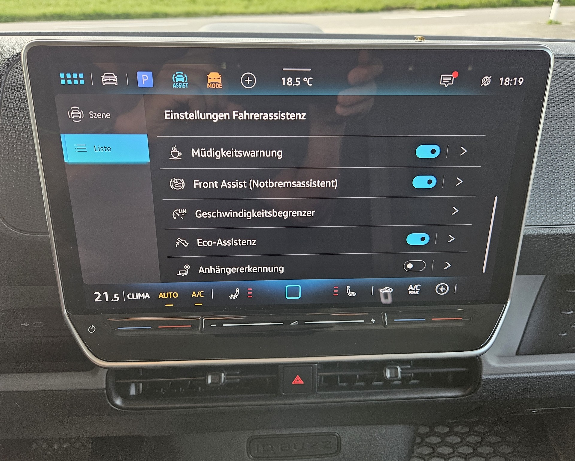 VW ID. Buzz Cargo Pure mit 2 Schiebetüren und Anhängerkupplung-image-23