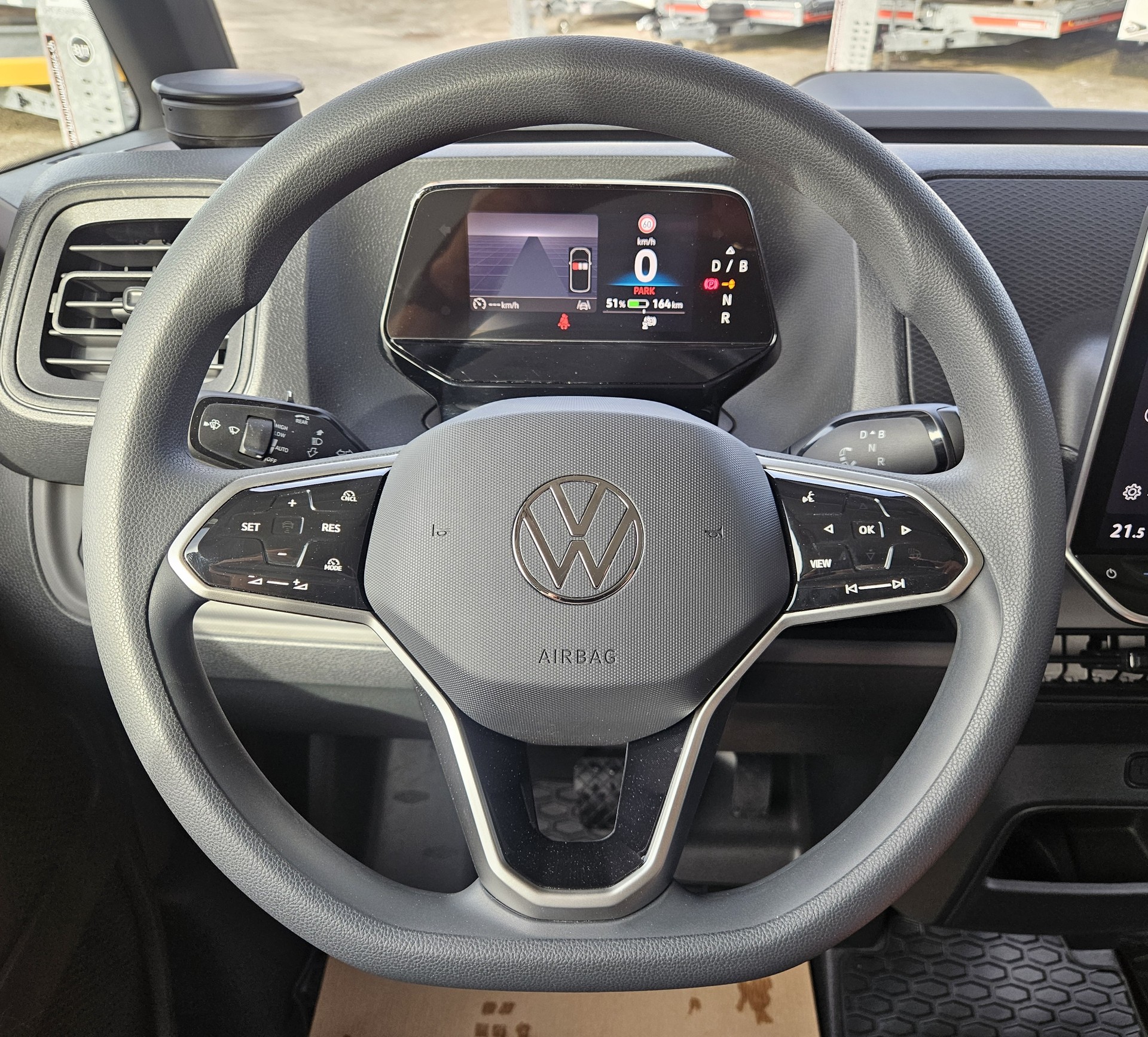 VW ID. Buzz Cargo Pure mit 2 Schiebetüren und Anhängerkupplung-image-16