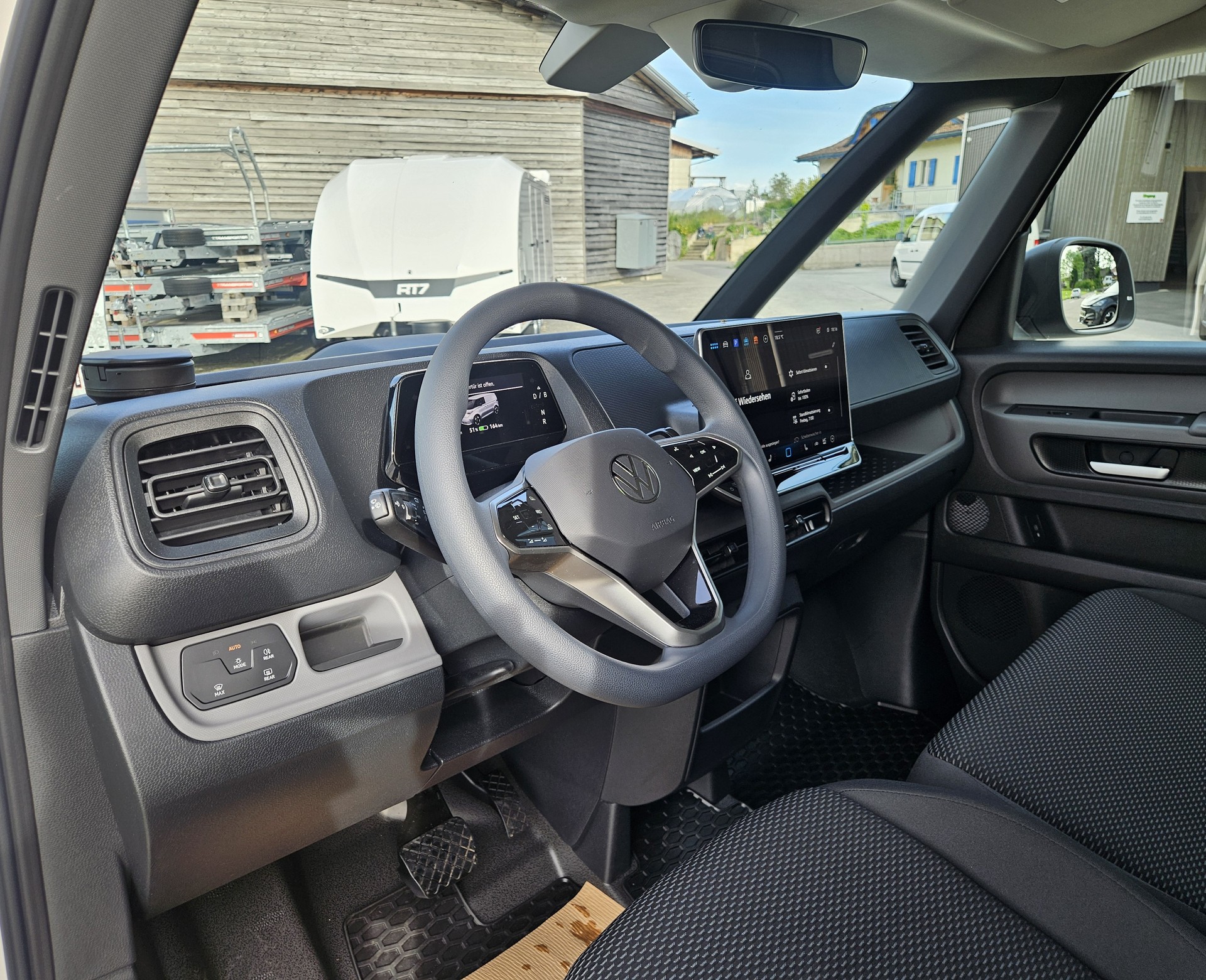 VW ID. Buzz Cargo Pure mit 2 Schiebetüren und Anhängerkupplung-image-14