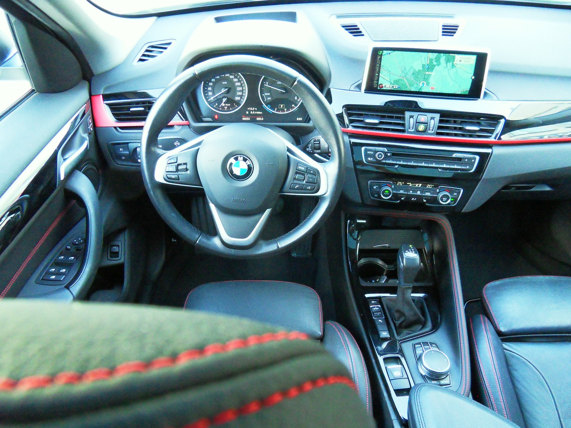 BMW X1 xDrive 20d Sport Line Steptronic-image-19