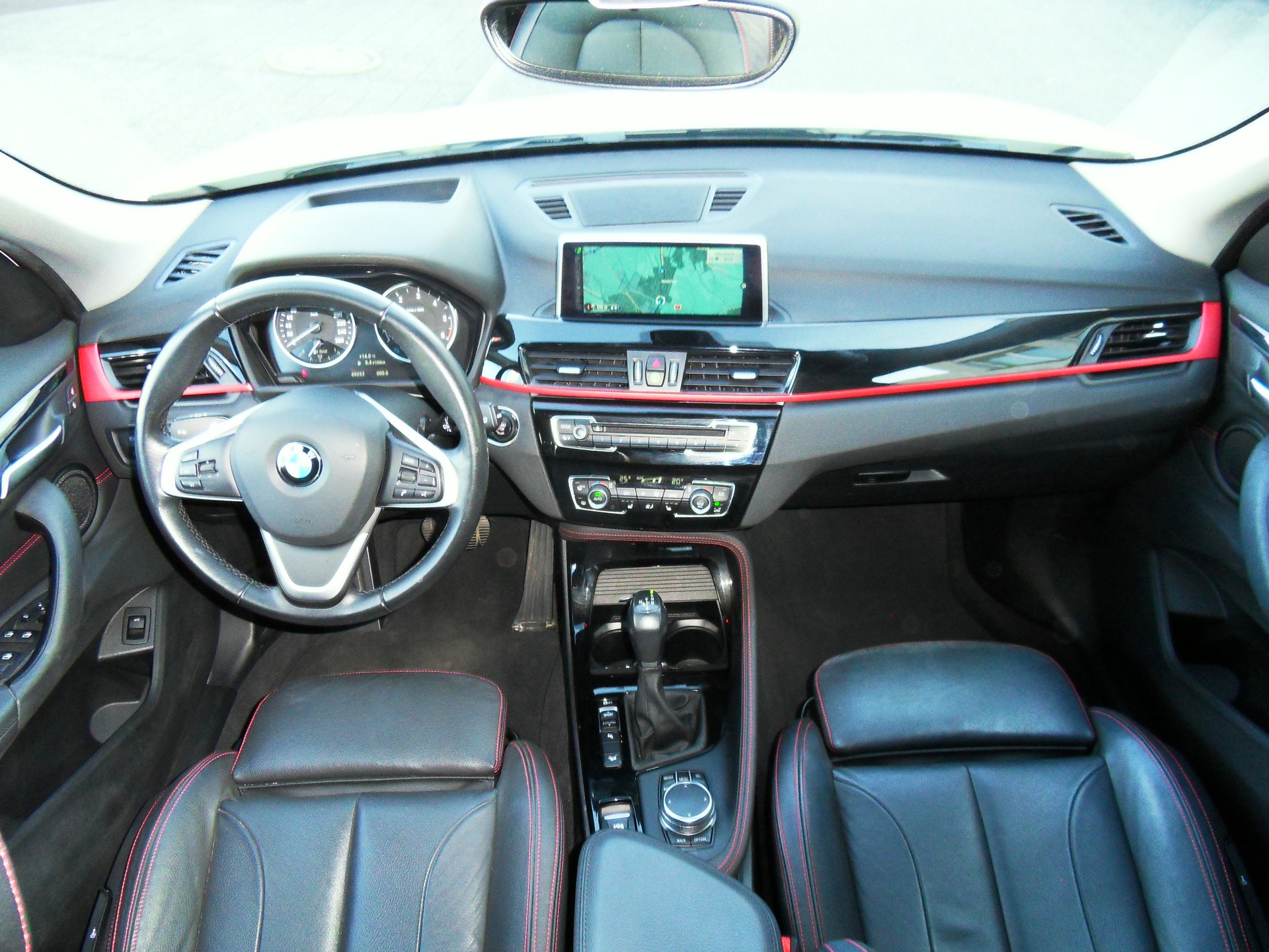 BMW X1 xDrive 20d Sport Line Steptronic-image-16
