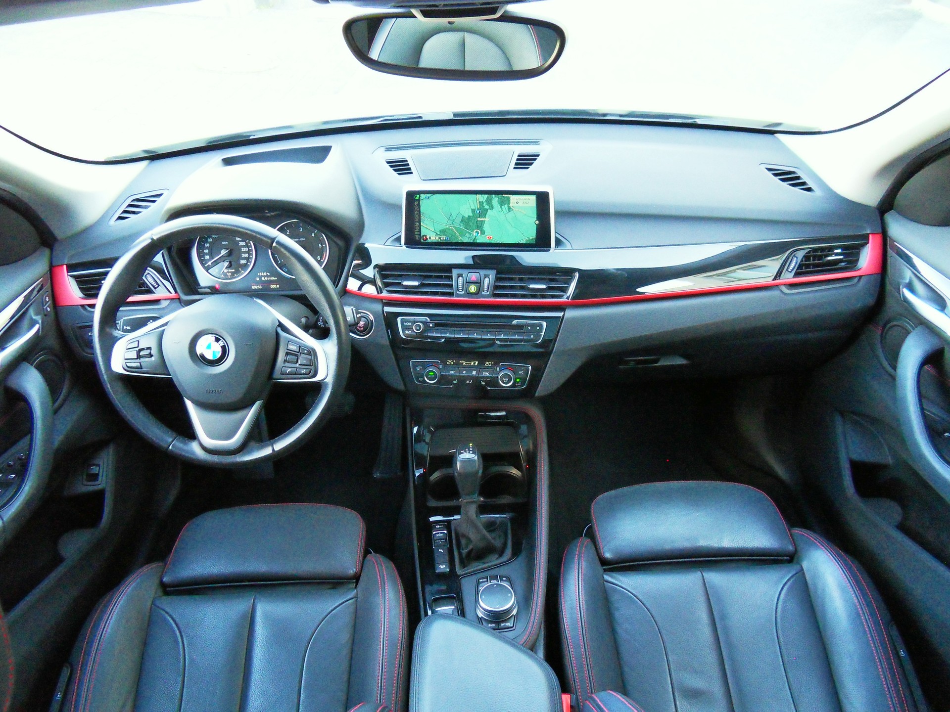 BMW X1 xDrive 20d Sport Line Steptronic-image-17