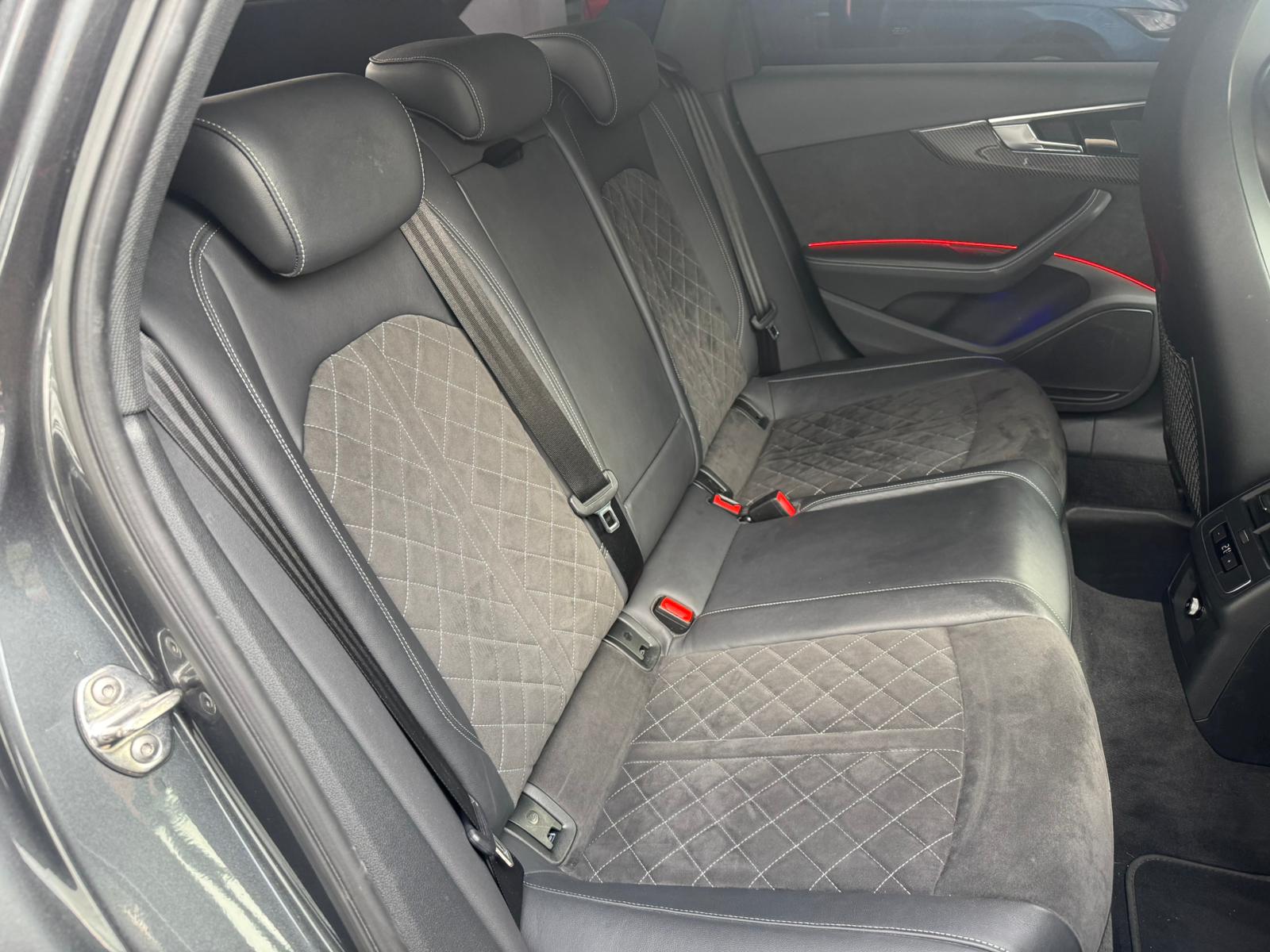 AUDI RS4 Avant quattro tiptronic-image-22