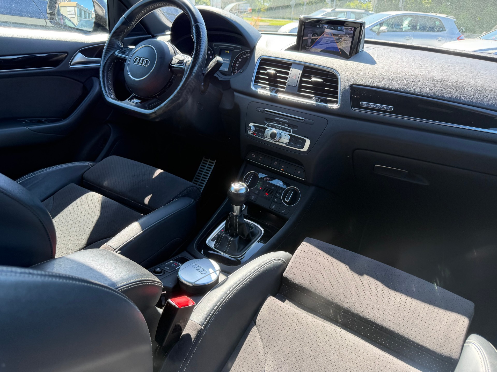 AUDI Q3 2.0 TFSI sport quattro S-tronic-image-9
