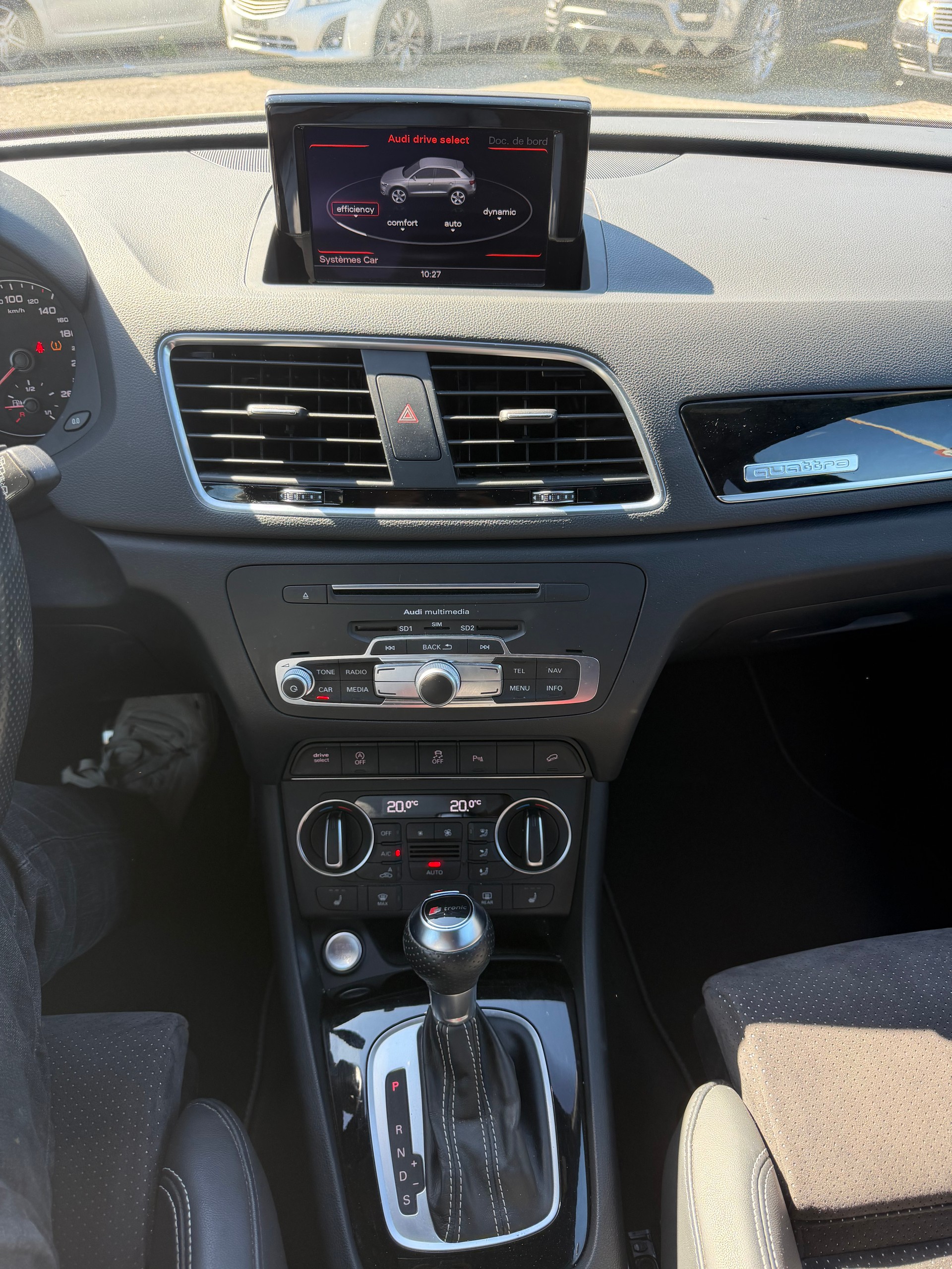 AUDI Q3 2.0 TFSI sport quattro S-tronic-image-8