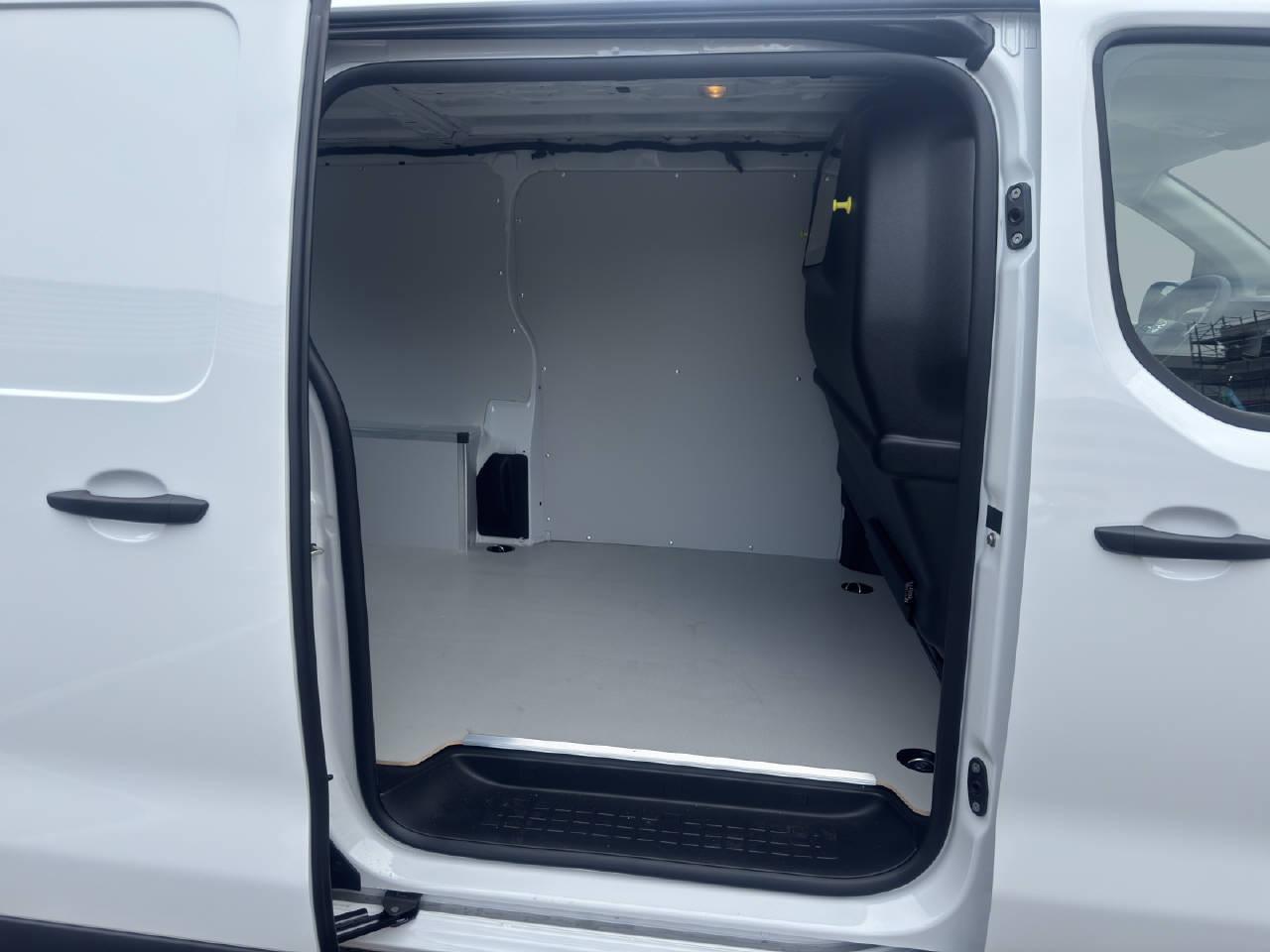 OPEL Vivaro Cargo 2.0 D 144 S/S-image-9