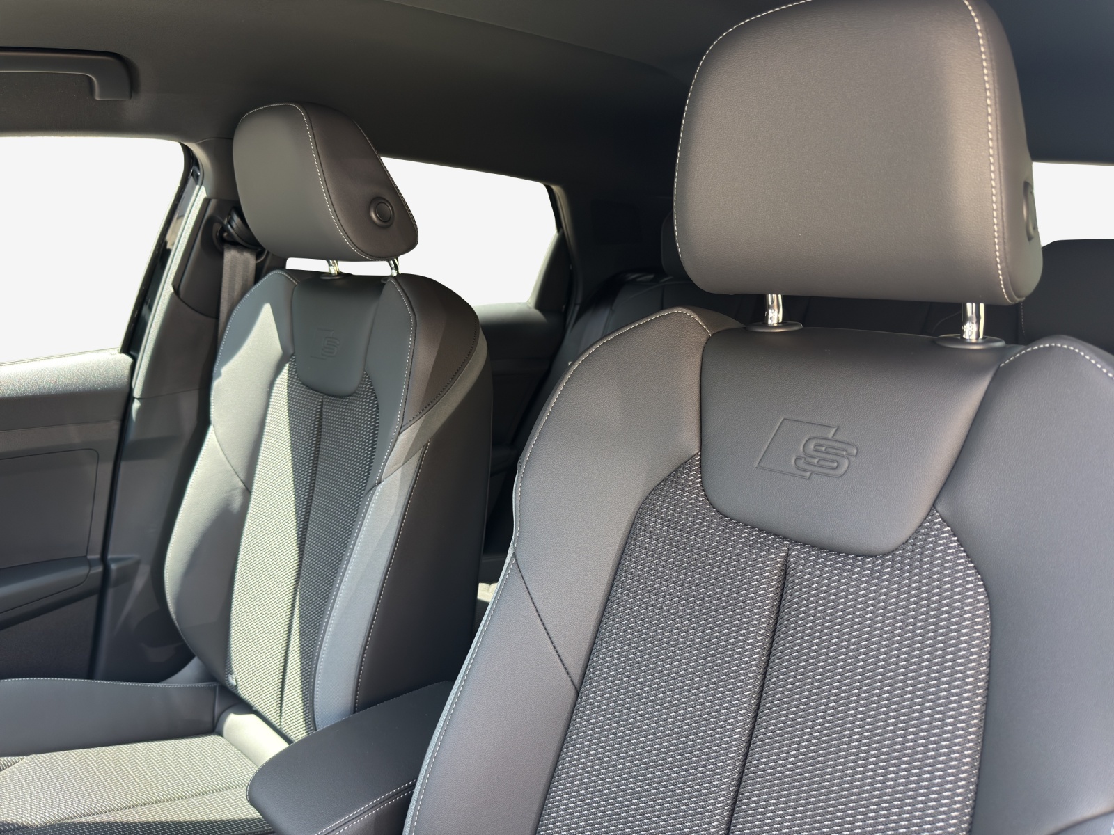 AUDI A1 Sportback 30 TFSI Attraction S-tronic-image-14