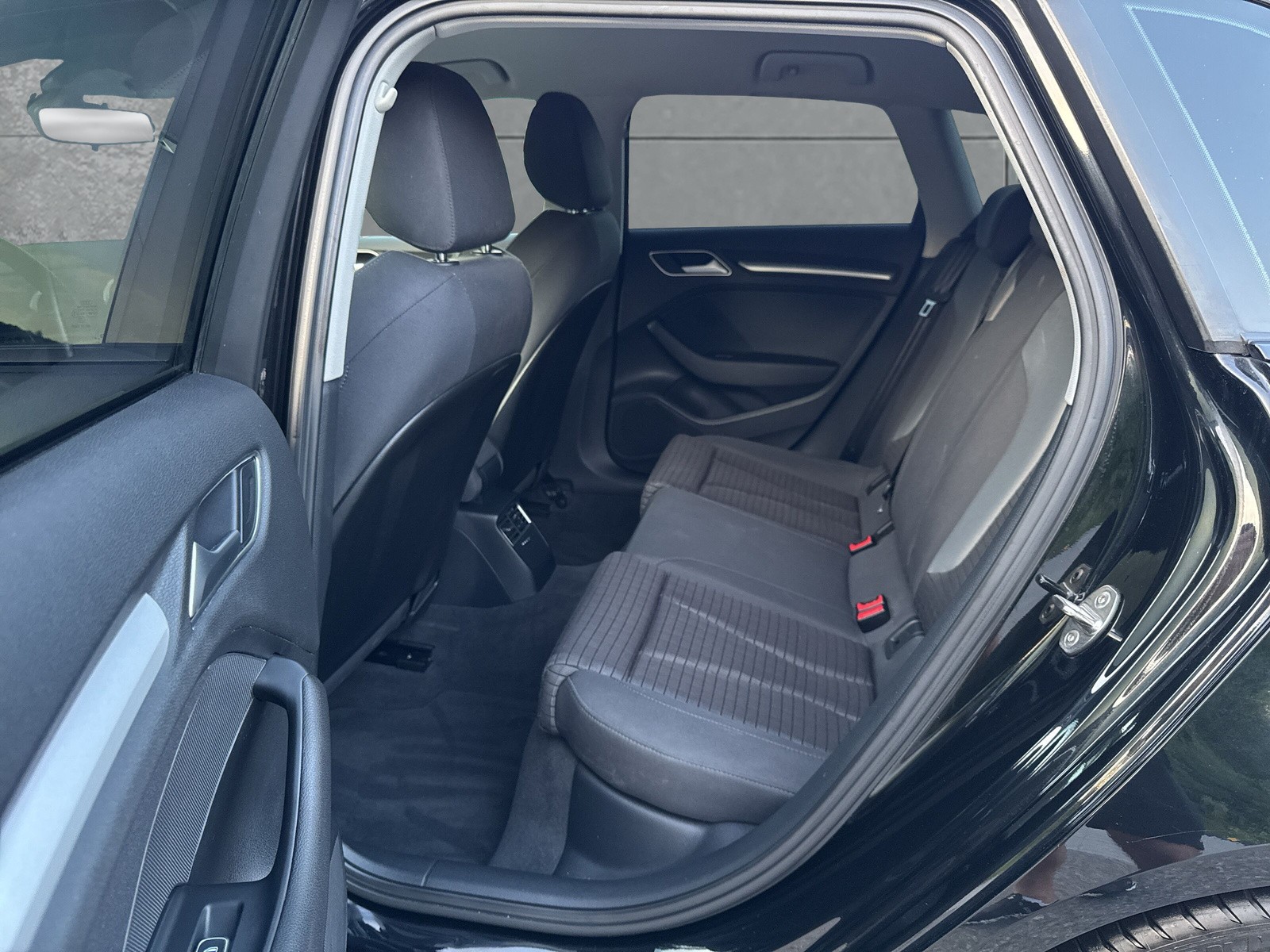 AUDI A3 Sportback 2.0 TDI Attraction S-tronic-image-10