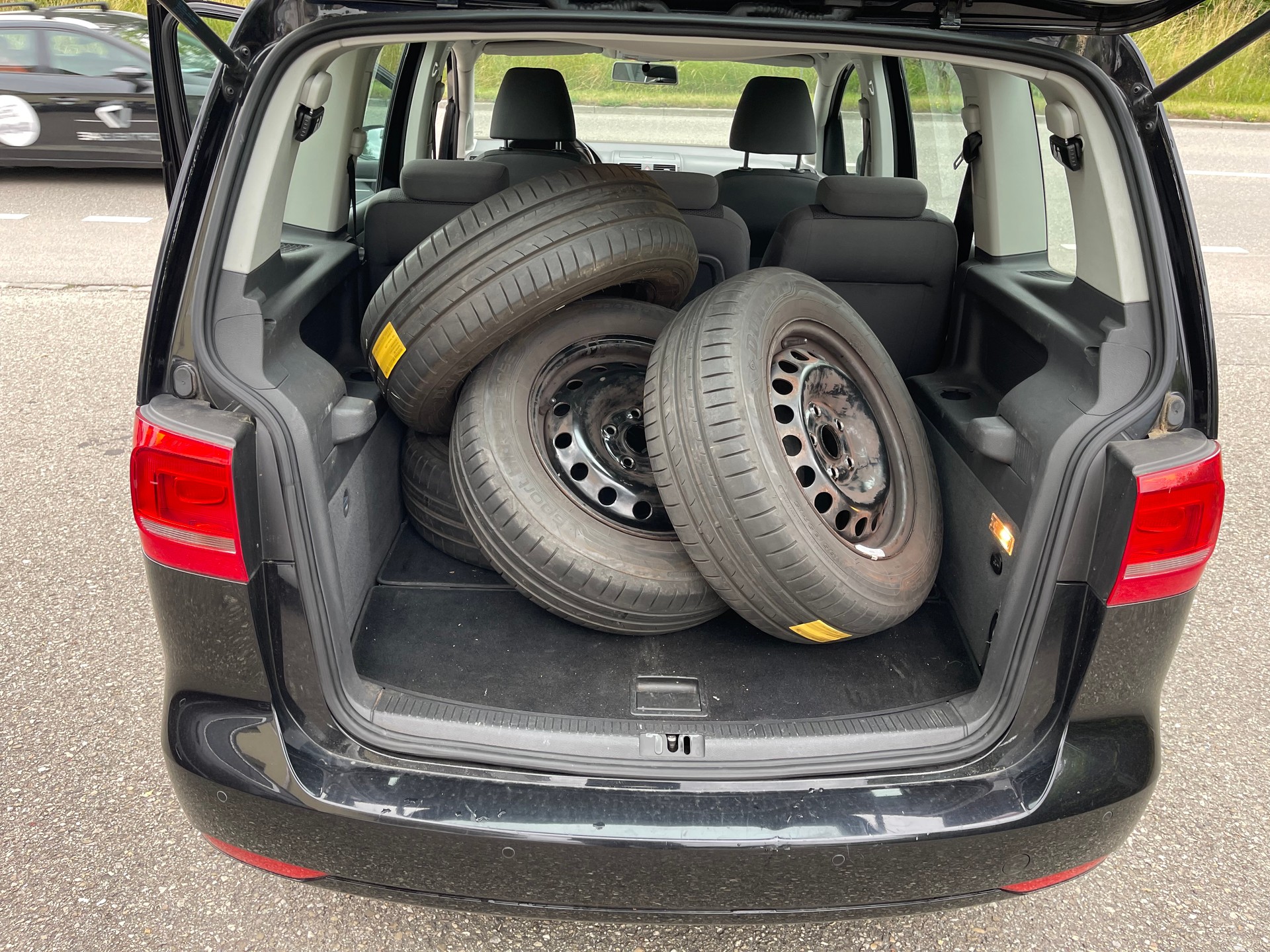 VW Touran 1.6 TDI Trendline-image-8