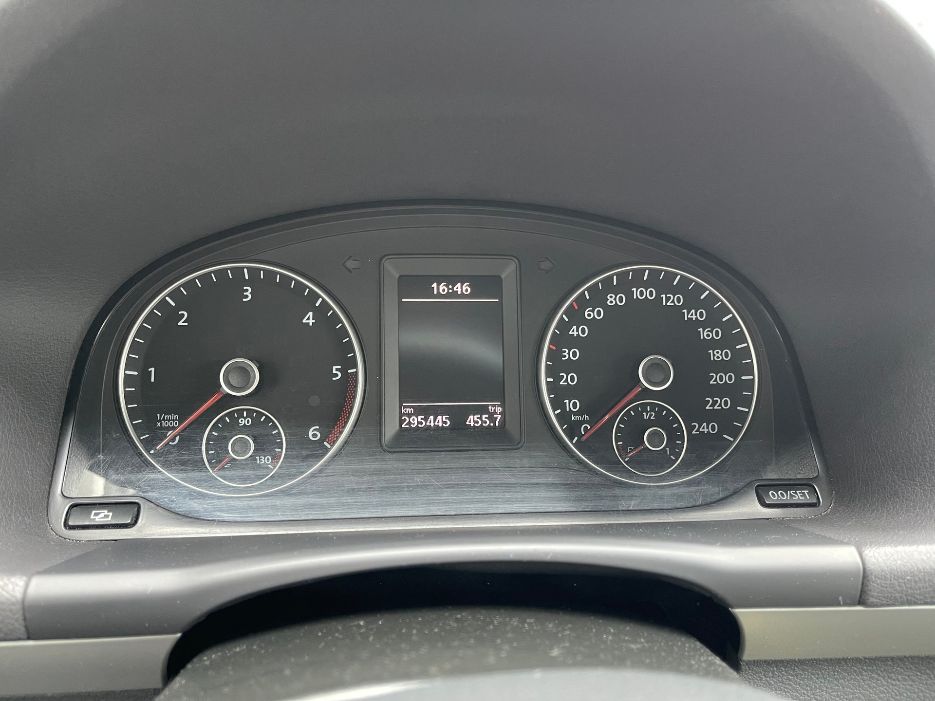 VW Touran 1.6 TDI Trendline-image-10