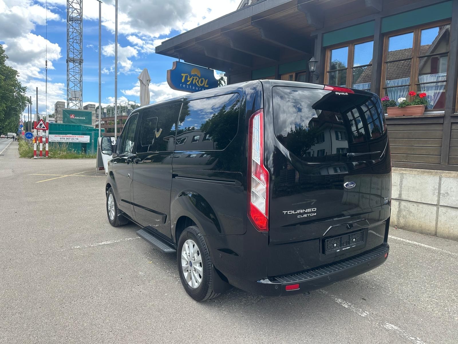 FORD Tourneo Custom 320 L1H1 Titanium PHEV-showroom-element-3