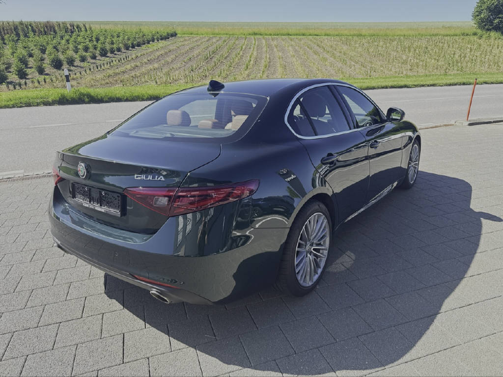 ALFA ROMEO Giulia 2.0 TI-showroom-element-3