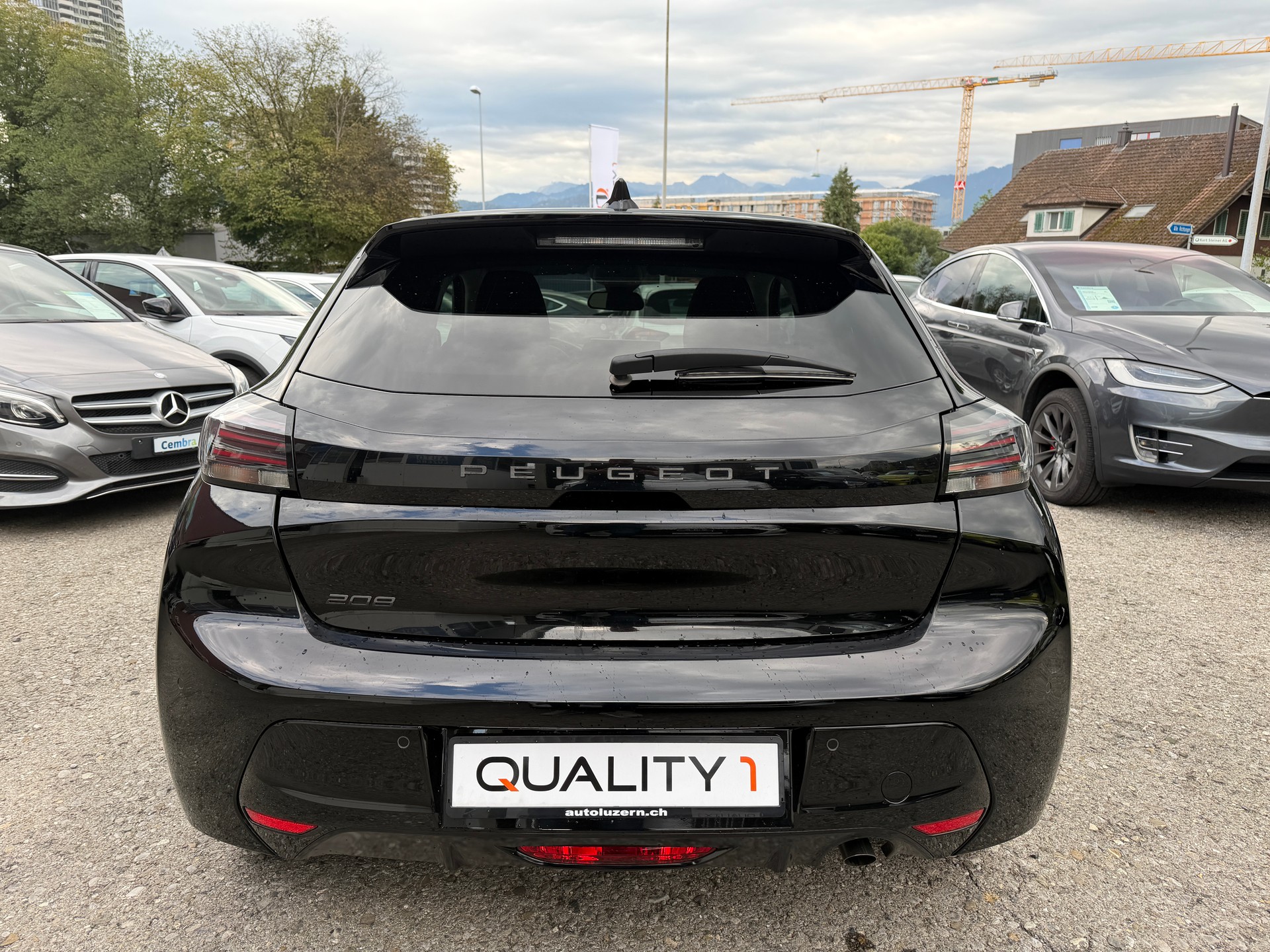 PEUGEOT 208 1.2 PureTech Allure-showroom-element-3