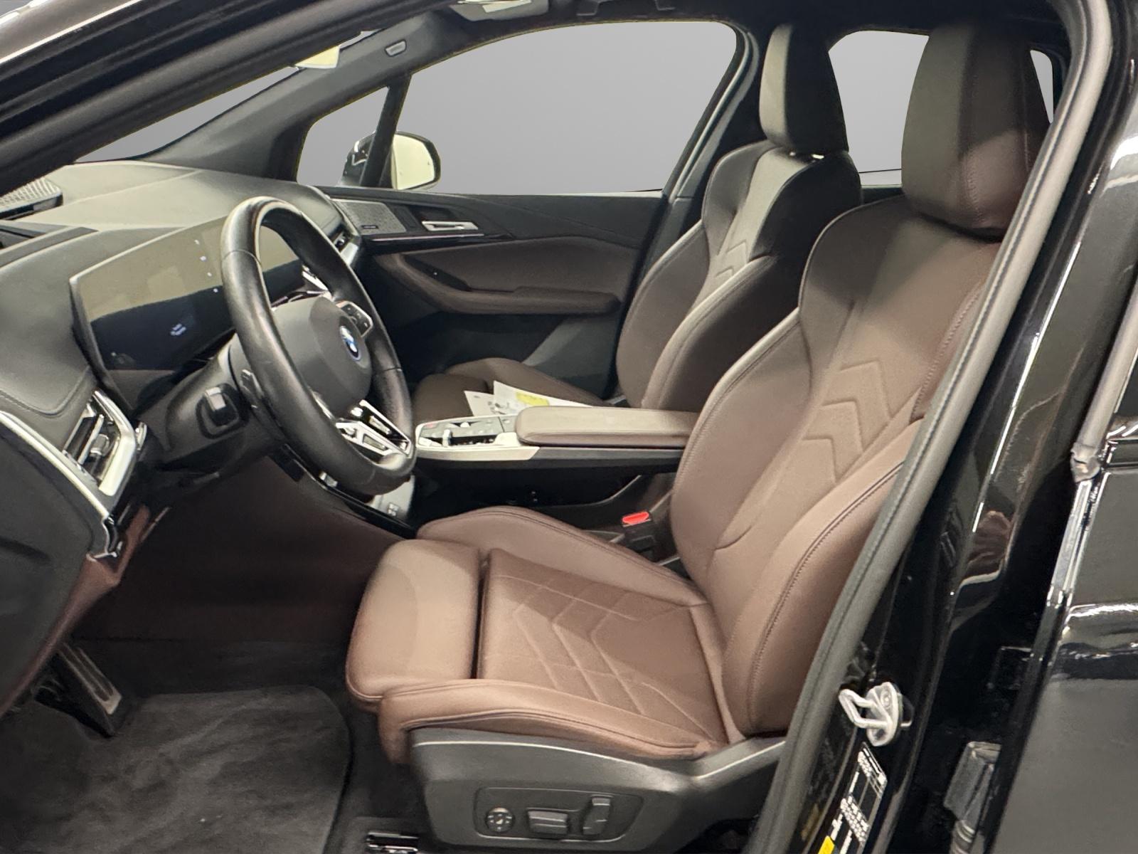 BMW 230e xDrive Active Tourer-image-10