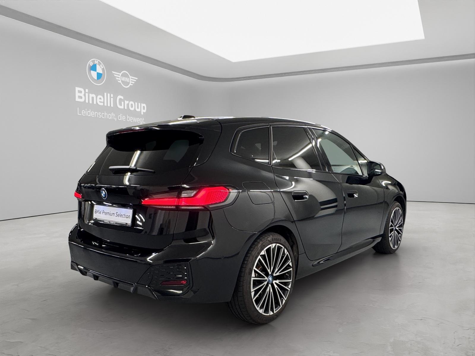 BMW 230e xDrive Active Tourer-image-4