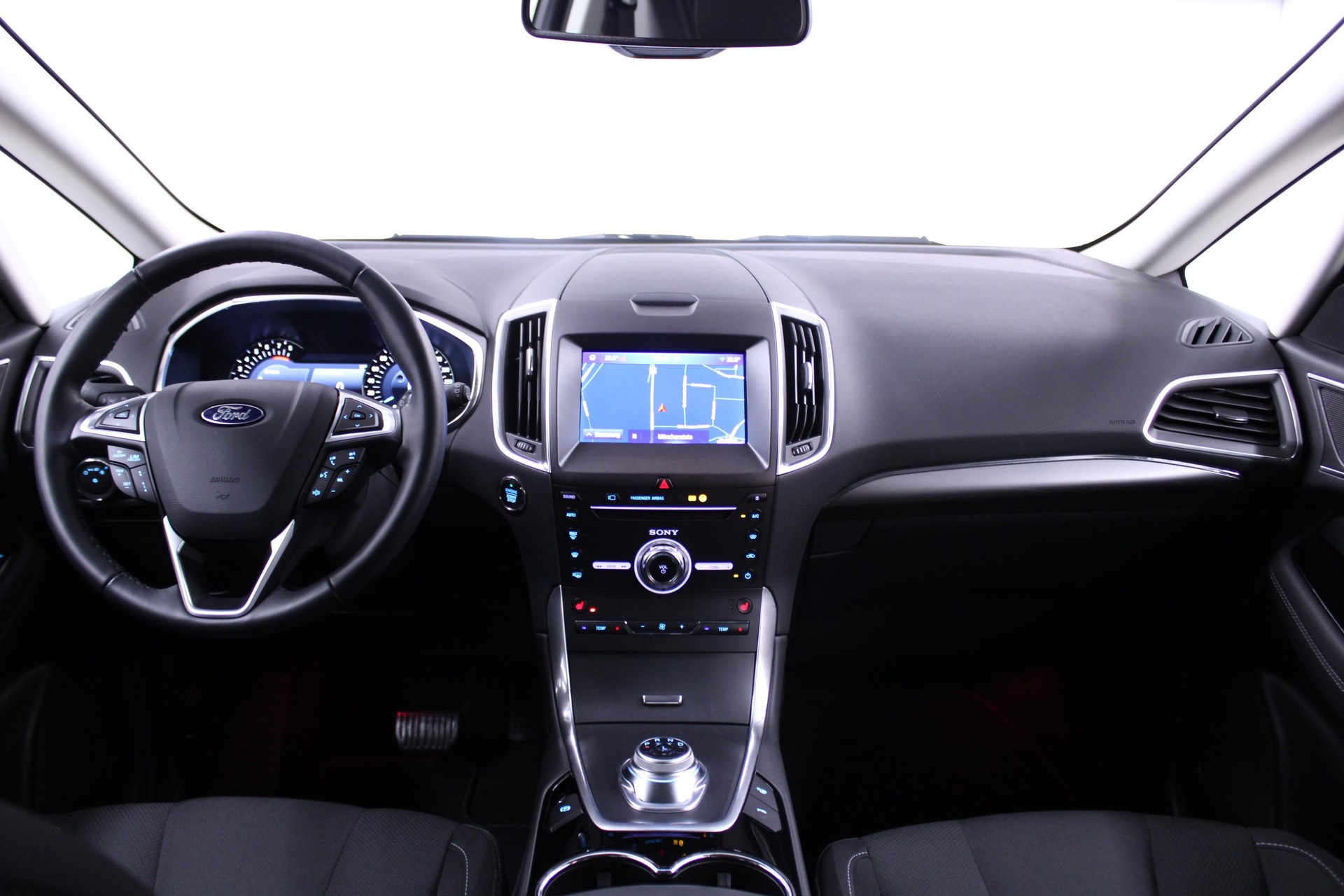 FORD S-Max 2.5 Hybrid Titanium 7P-image-8