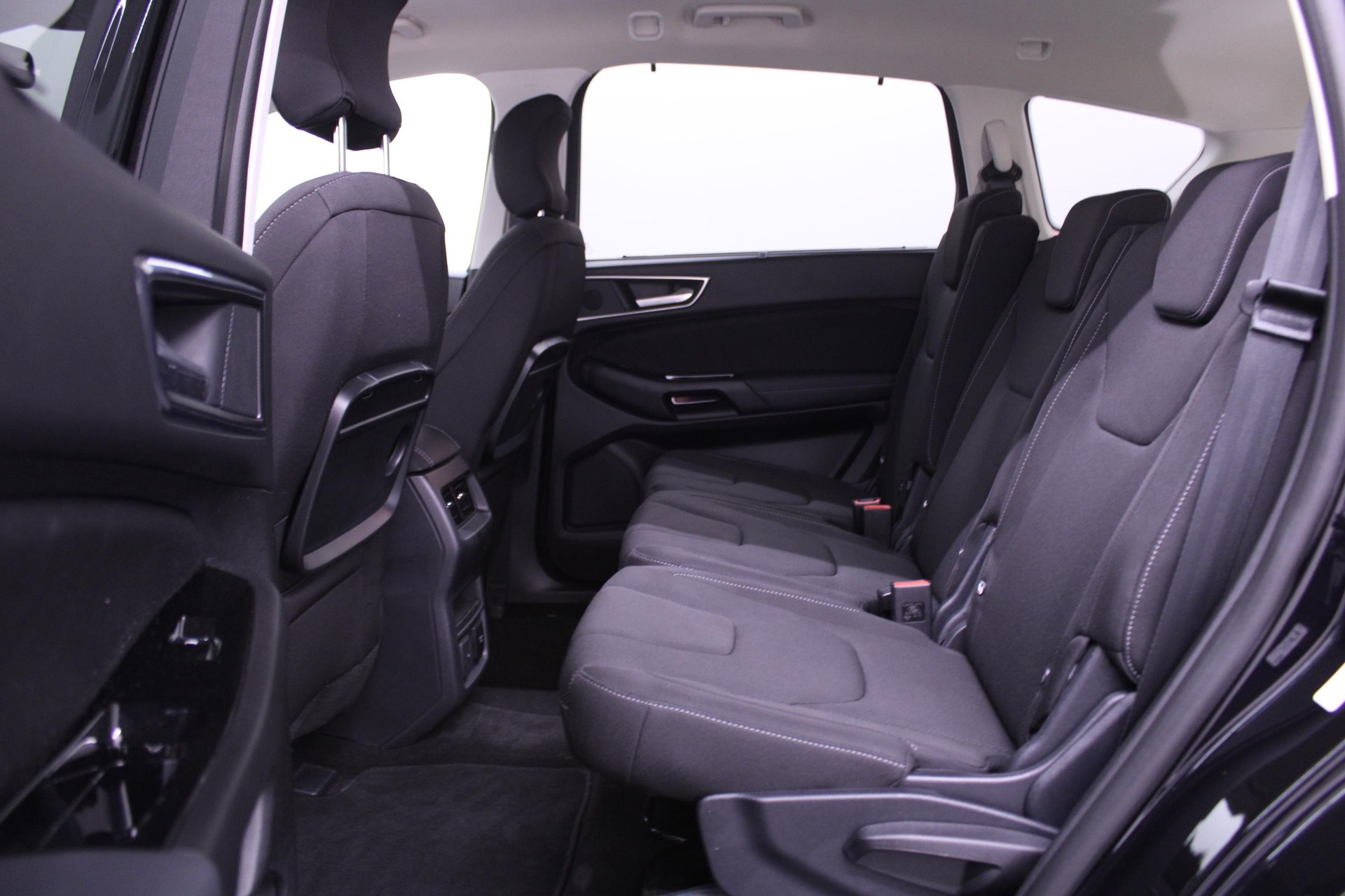 FORD S-Max 2.5 Hybrid Titanium 7P-image-6