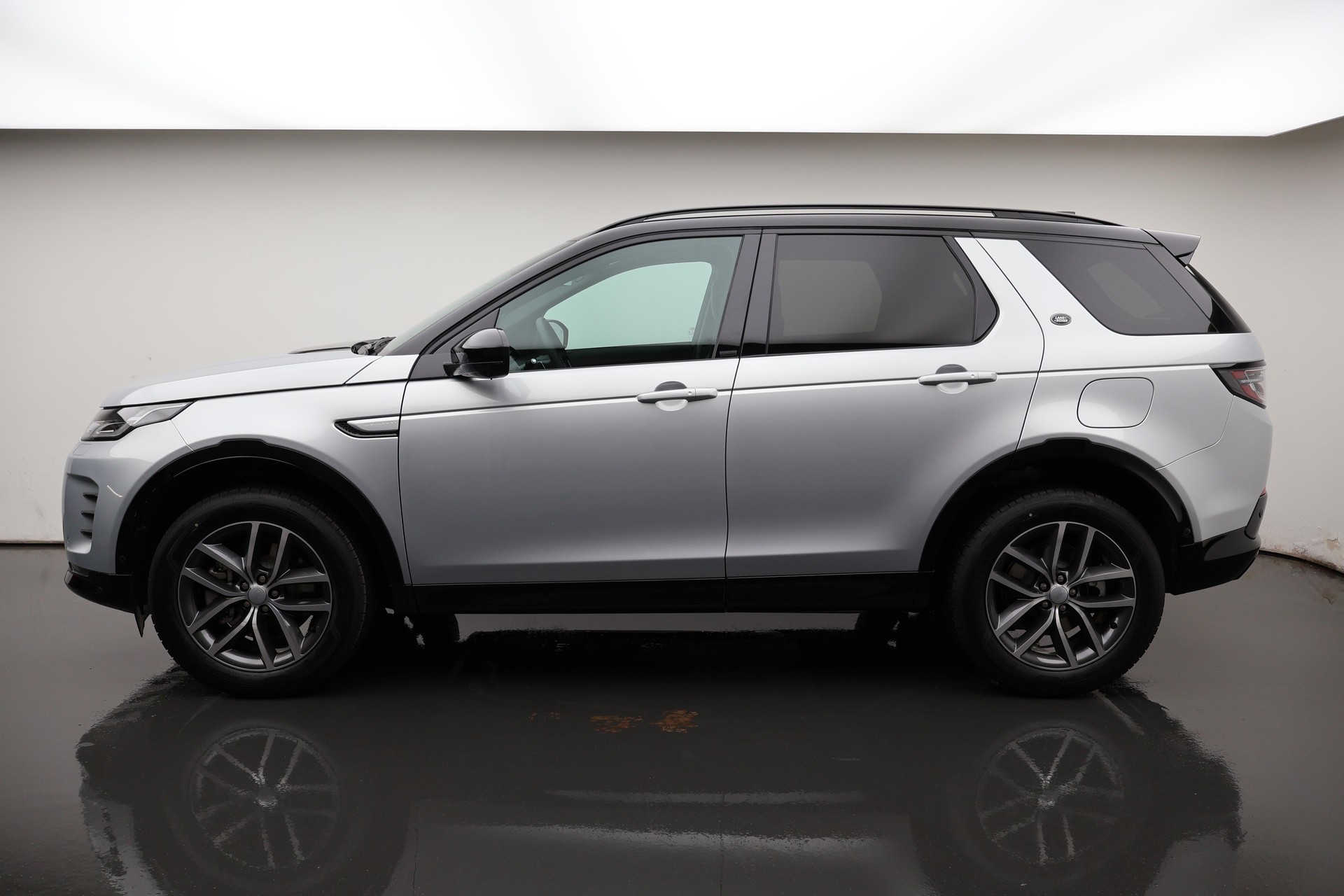 LAND ROVER Discovery Sport 1.5 T 270e Dynamic SE-showroom-element-1