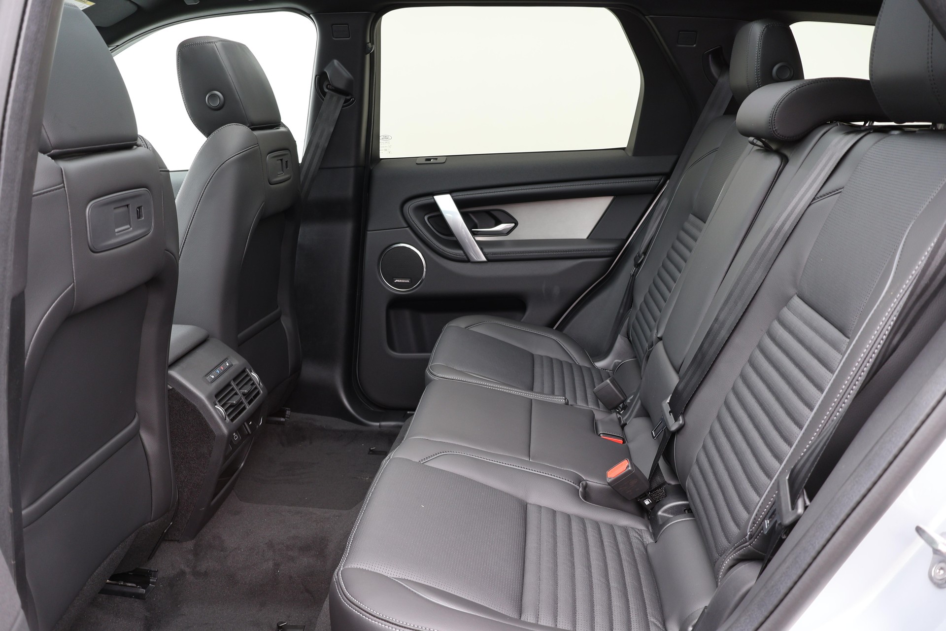LAND ROVER Discovery Sport 1.5 T 270e Dynamic SE-showroom-element-3