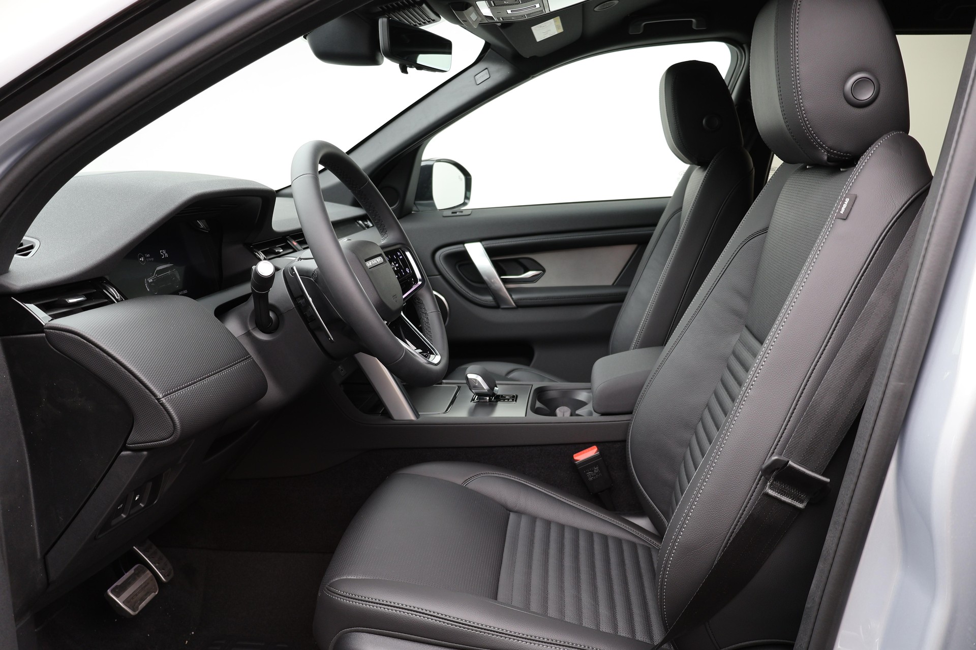 LAND ROVER Discovery Sport 1.5 T 270e Dynamic SE-showroom-element-2