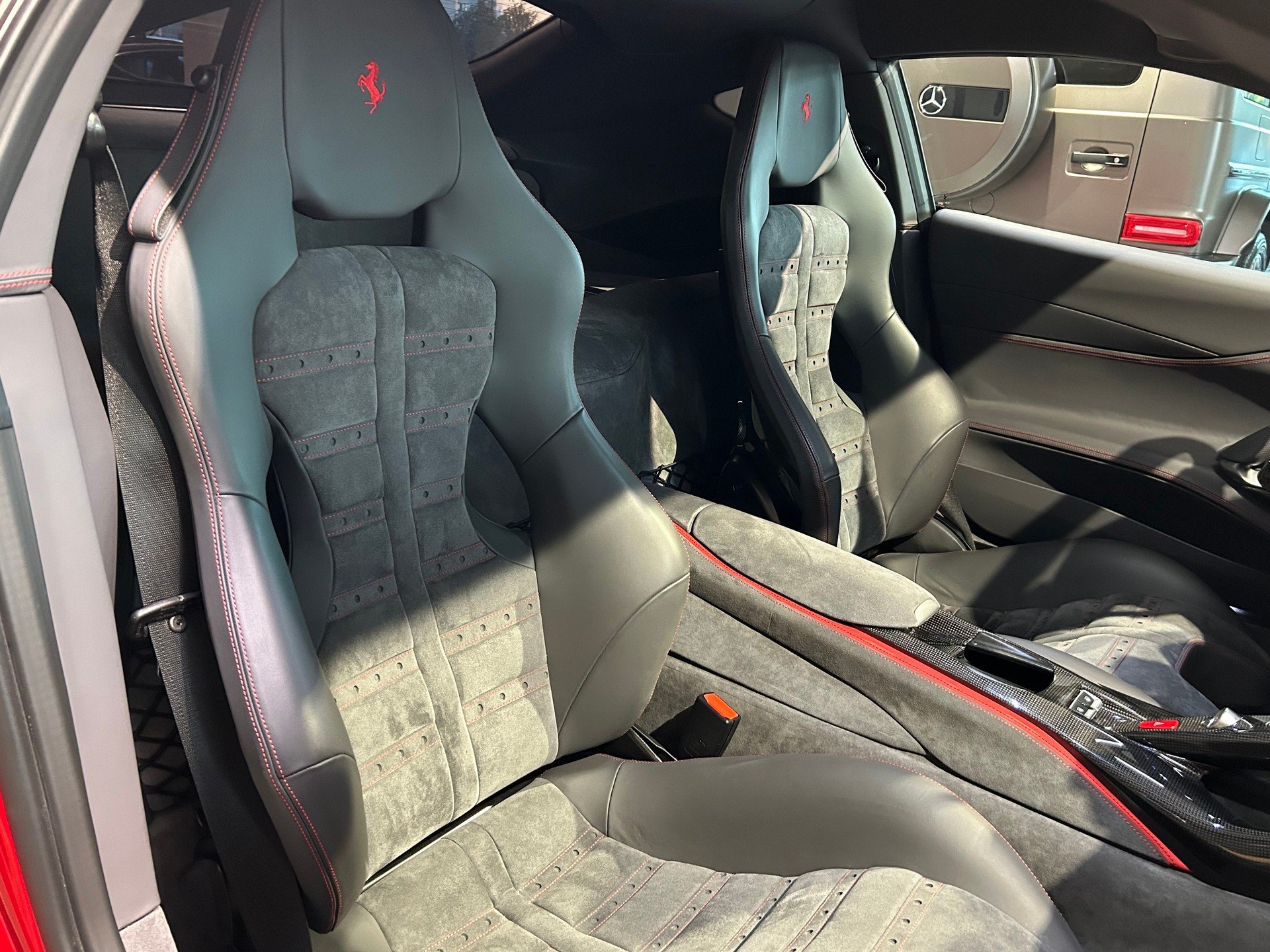 FERRARI 812 Superfast-image-14