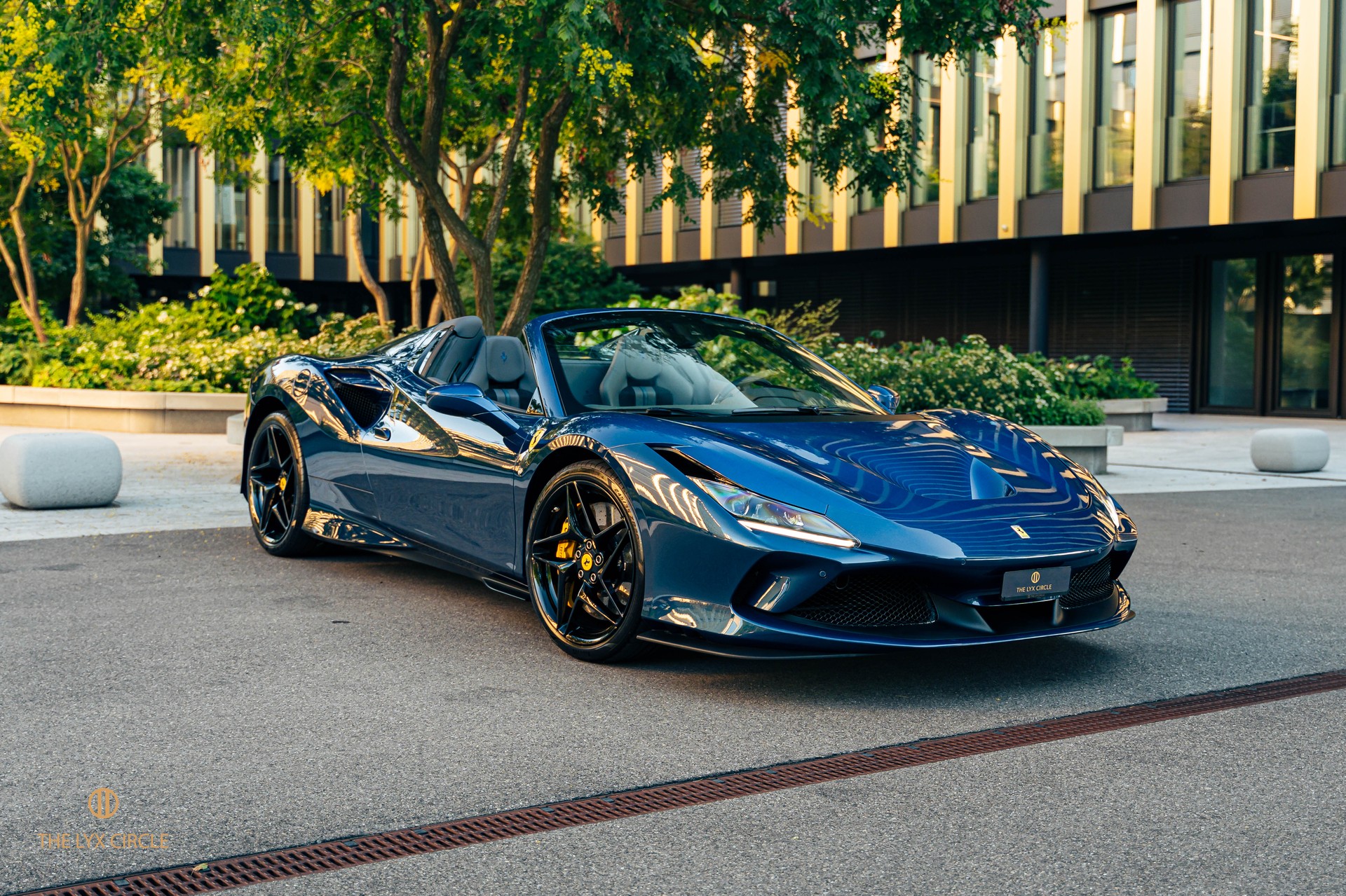FERRARI F8 Spider