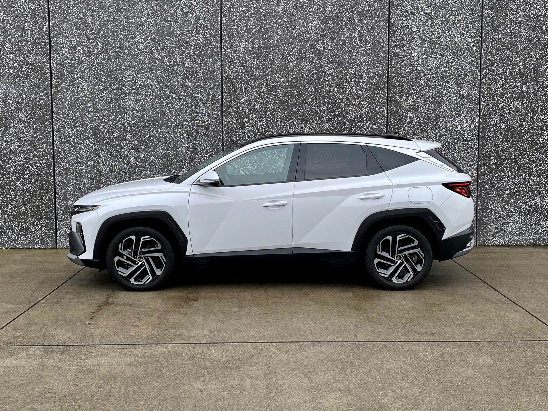 HYUNDAI Tucson 1.6 T- GDI *PlugInHybrid*Swiss*Vertex*4WD*-image-22