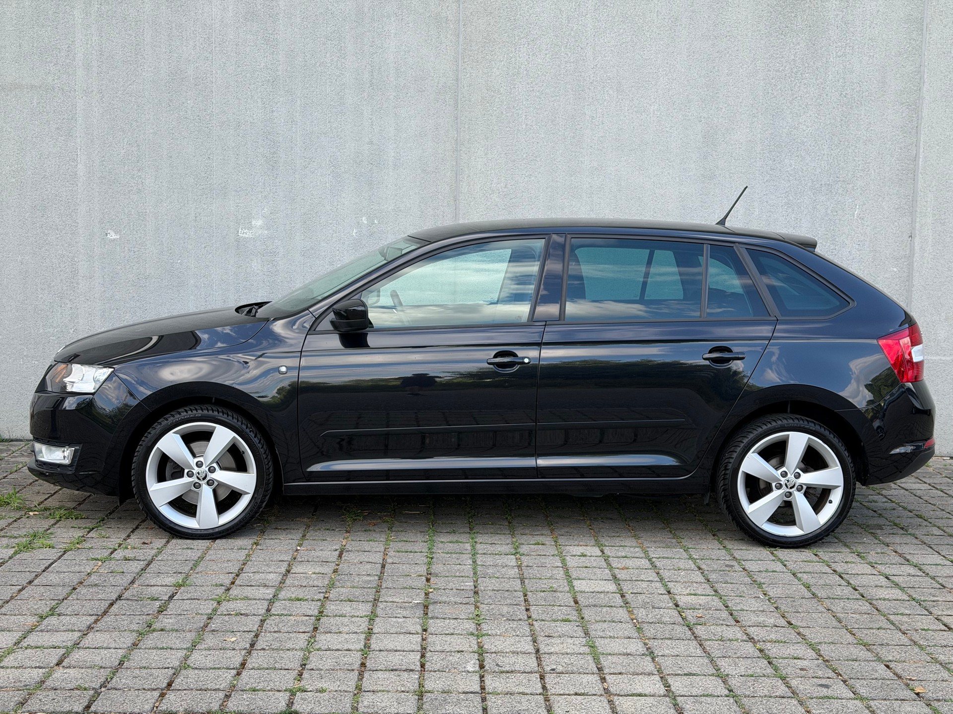 SKODA Rapid Spaceback 1.4 TSI Ambition DSG-showroom-element-2