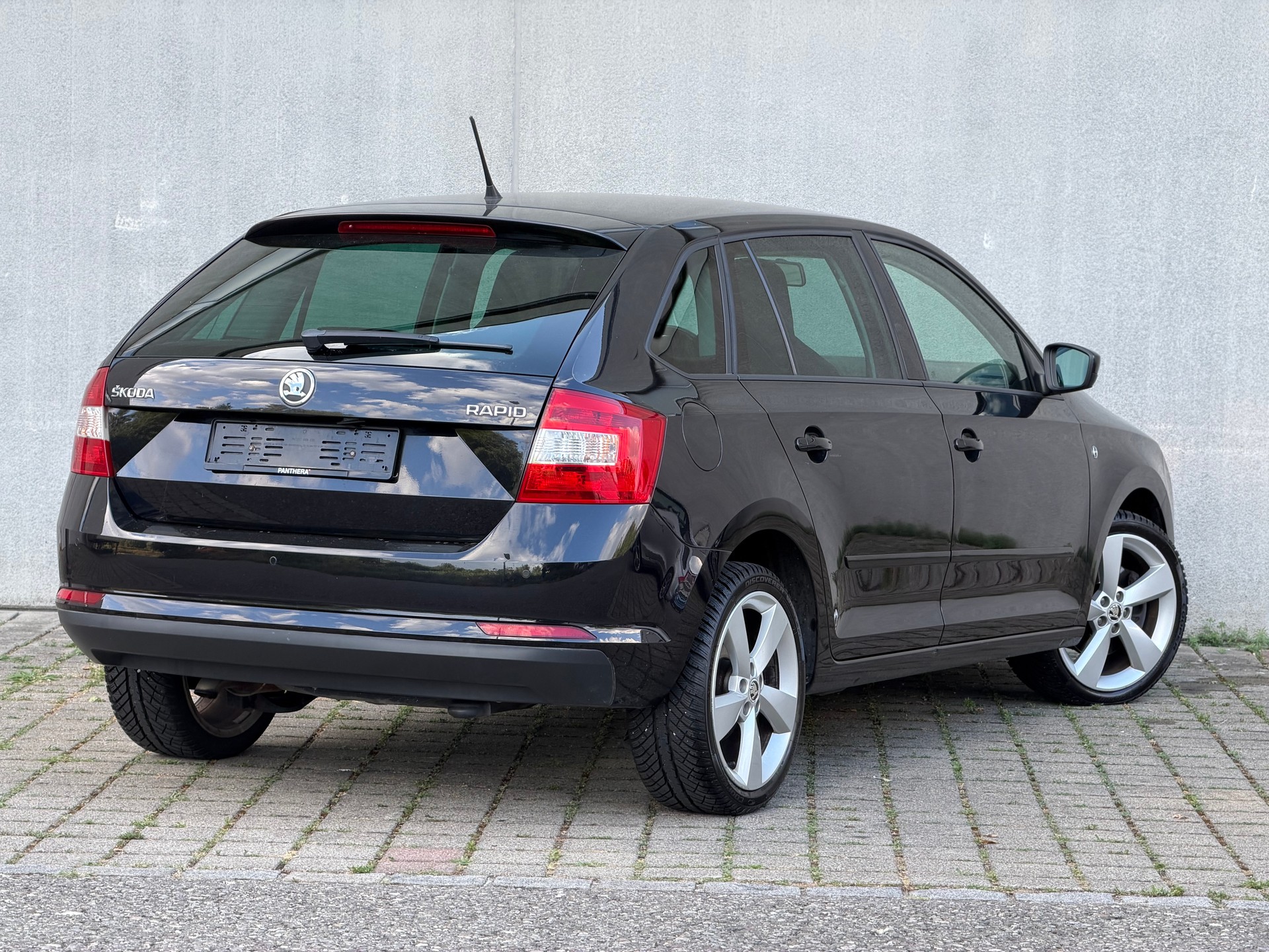 SKODA Rapid Spaceback 1.4 TSI Ambition DSG-showroom-element-3