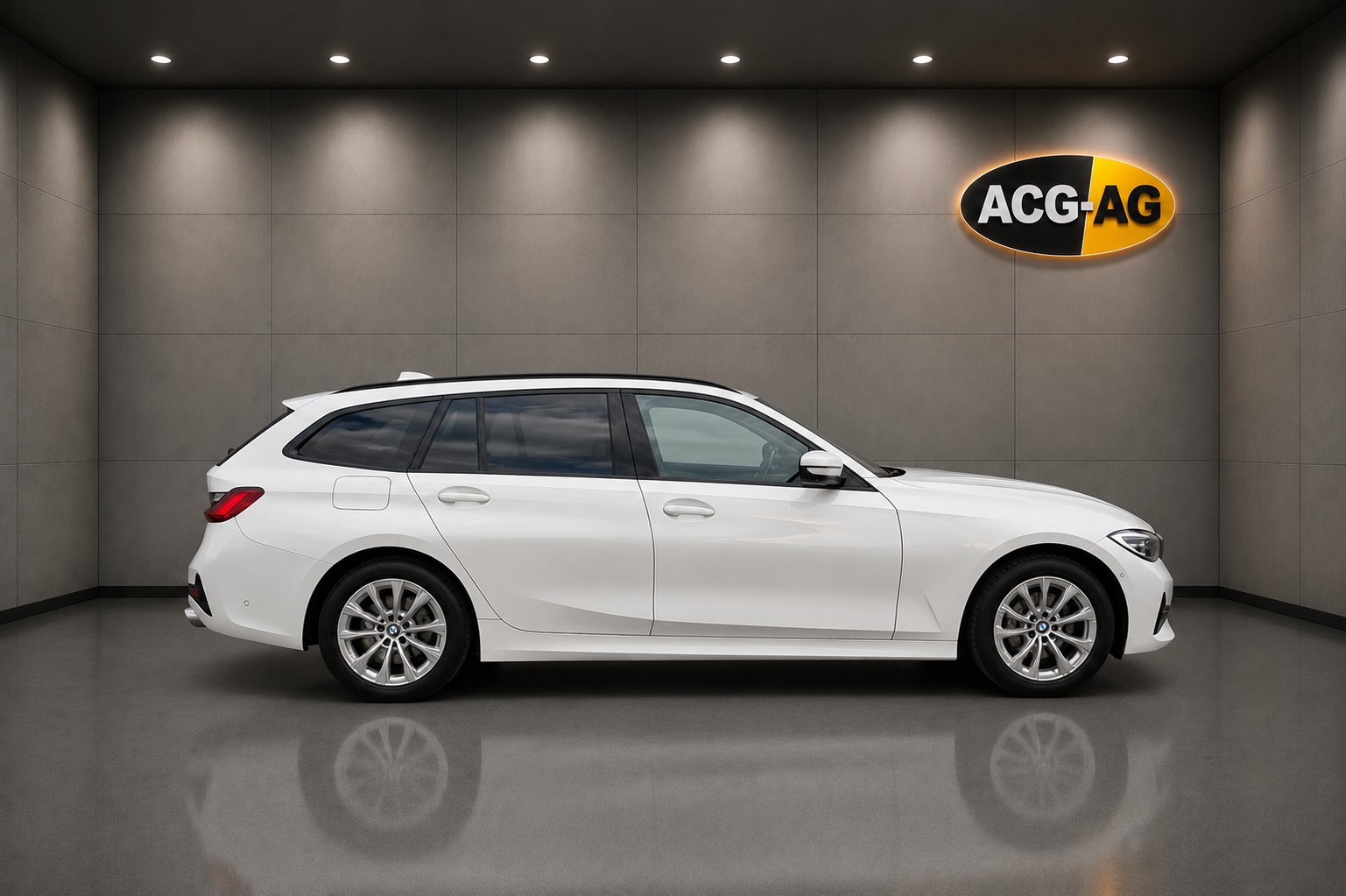 BMW 320d xDrive 48V Touring Steptronic ** Voll-Leder ** Gr-Navi ** RF-Kamera ** Sitzheizung ** Frisch Ab MFK & Service **-image-5