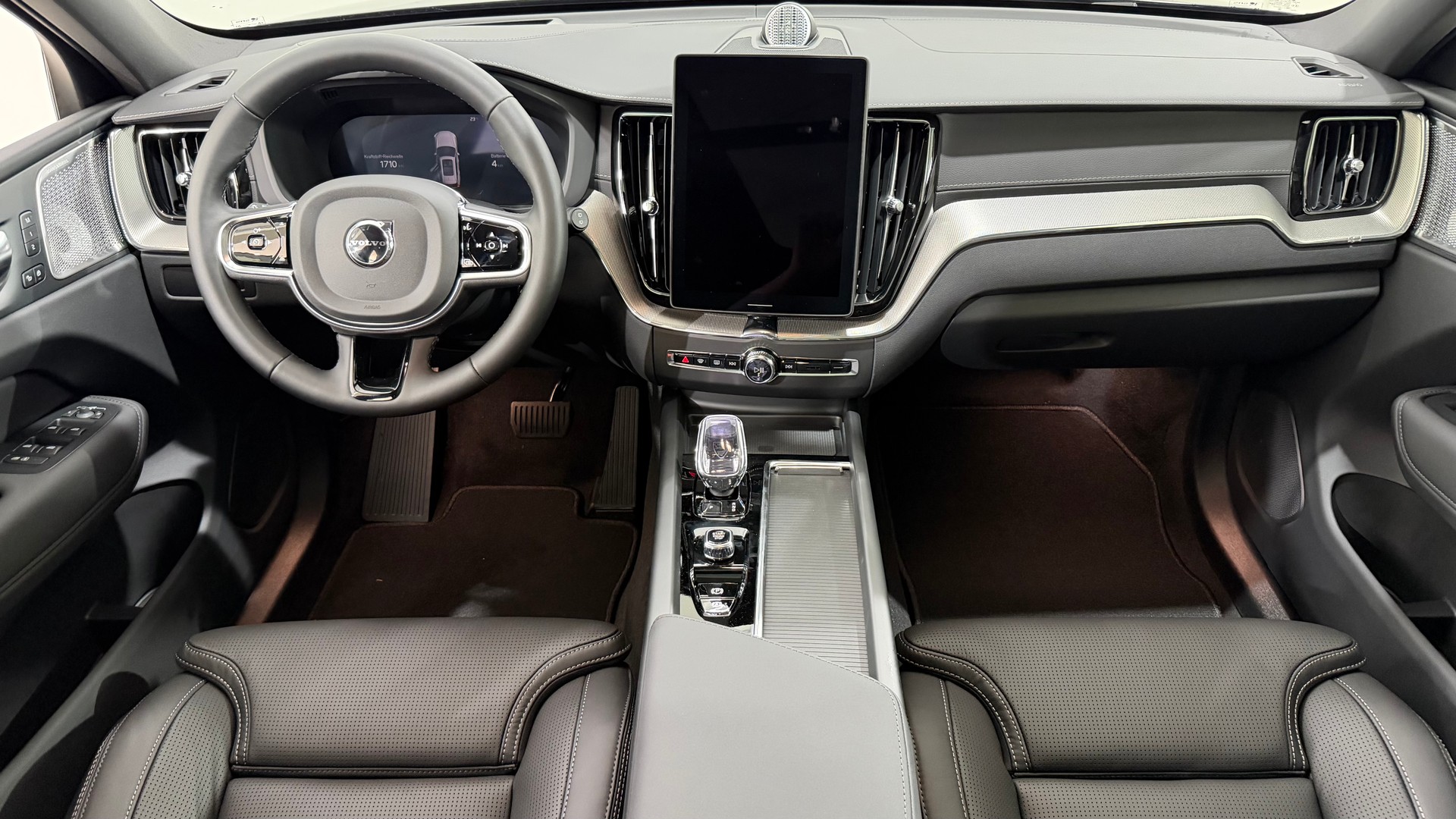 VOLVO XC60 2.0 T8 TE Black Edition e-image-4