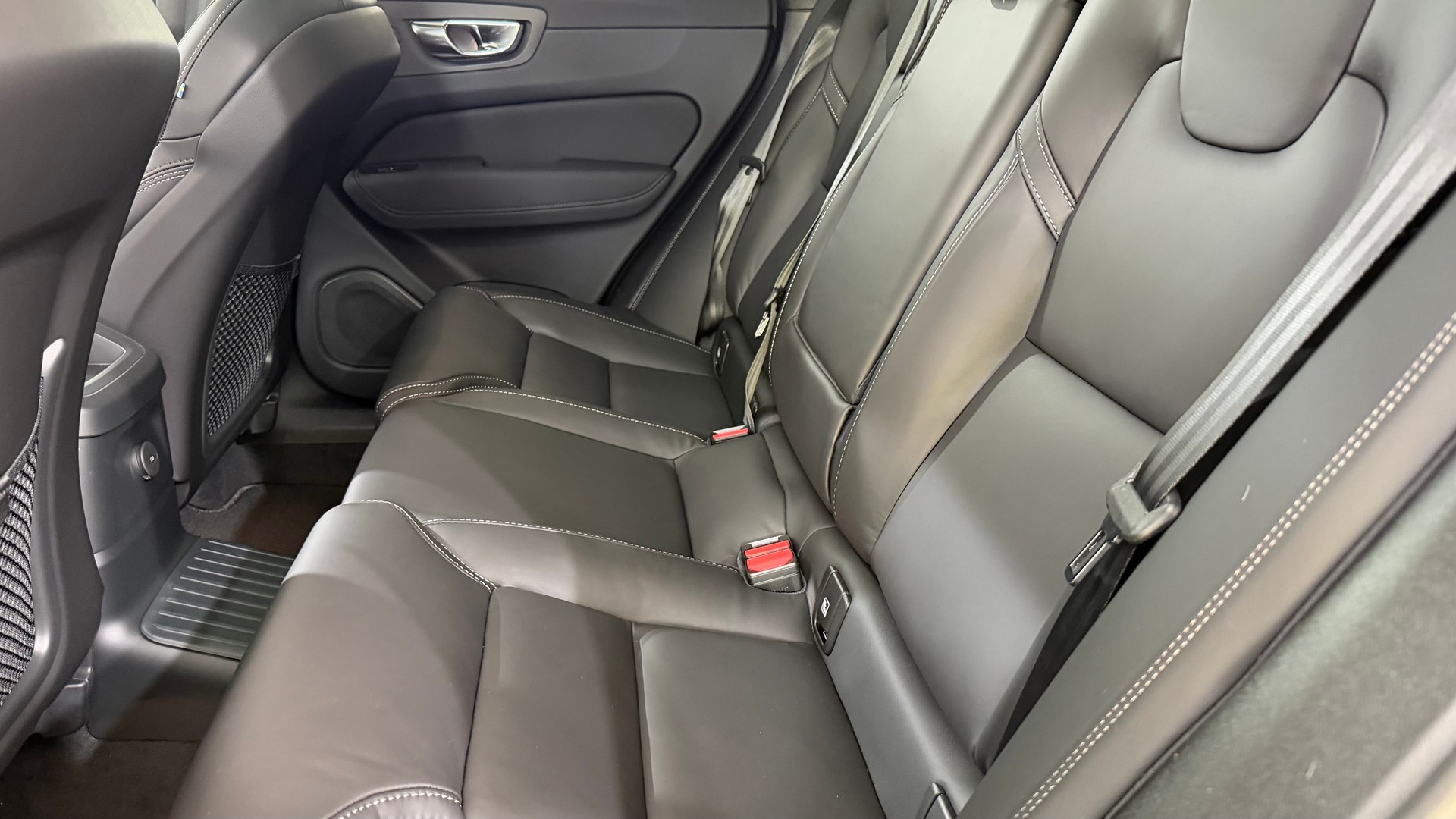 VOLVO XC60 2.0 T8 TE Black Edition e-image-8
