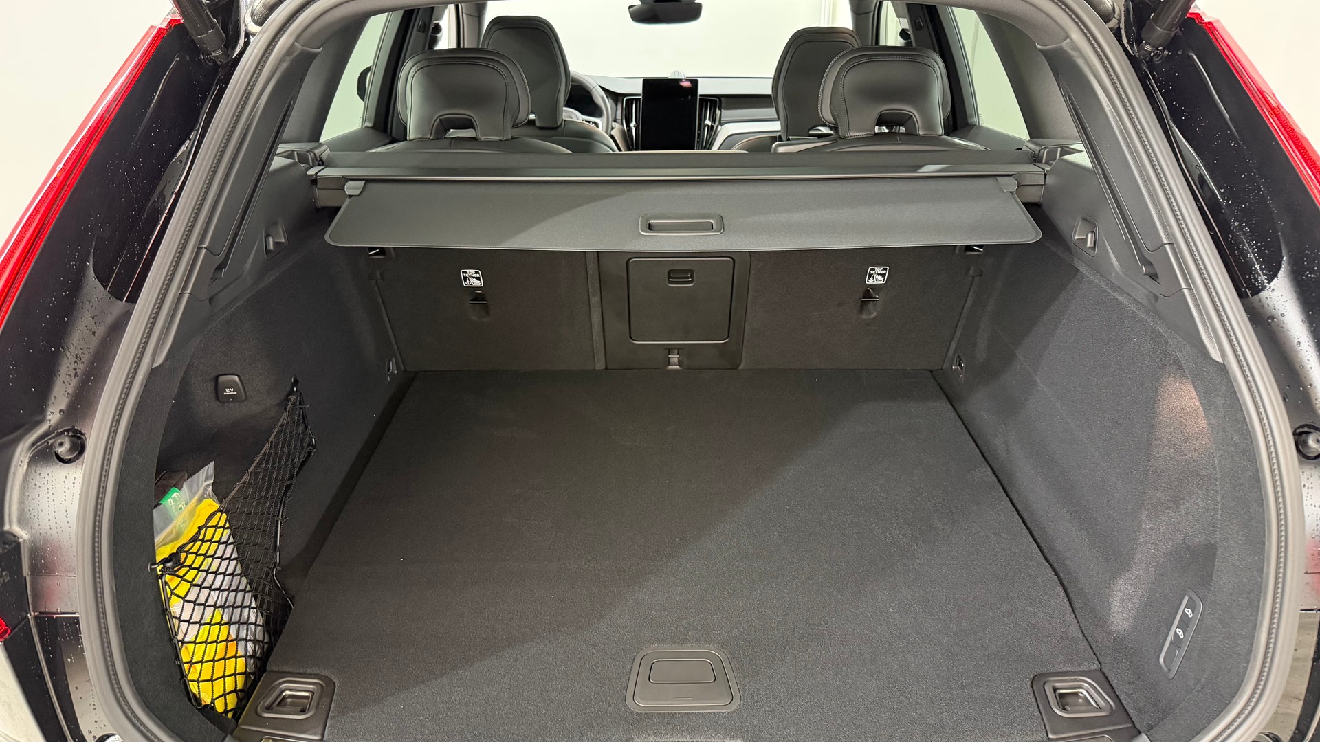 VOLVO XC60 2.0 T8 TE Black Edition e-image-14