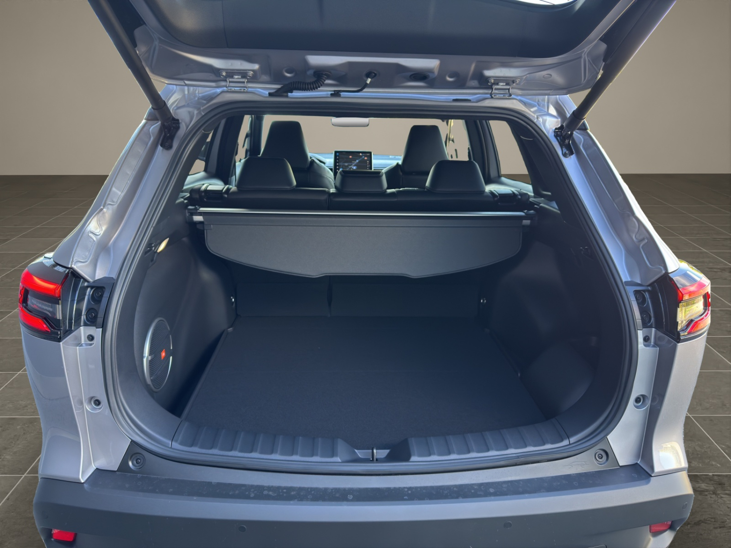 TOYOTA Corolla Cross 2.0 HSD Premium AWD-i-image-12
