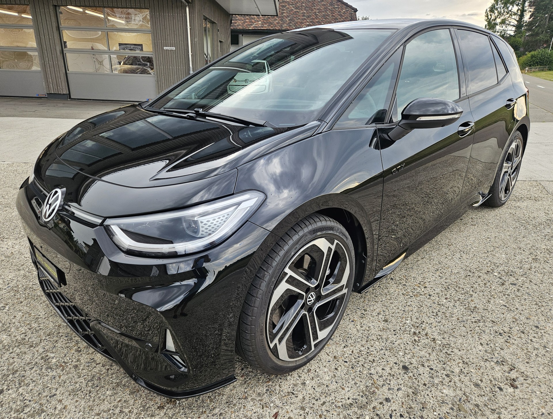 VW ID.3 GTX Performance 79 kWh GTX United mit Wärmepumpe und Anhängerkupplung für den Fahrradträger-showroom-element-2