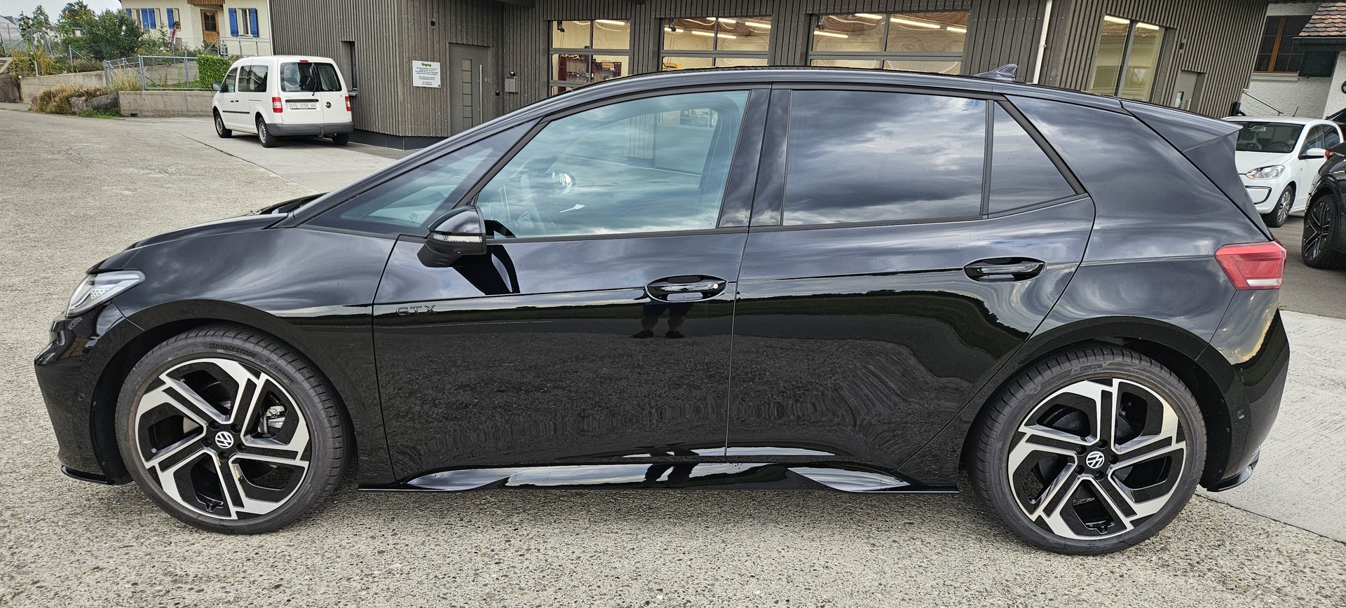 VW ID.3 GTX Performance 79 kWh GTX United mit Wärmepumpe und Anhängerkupplung für den Fahrradträger-image-4