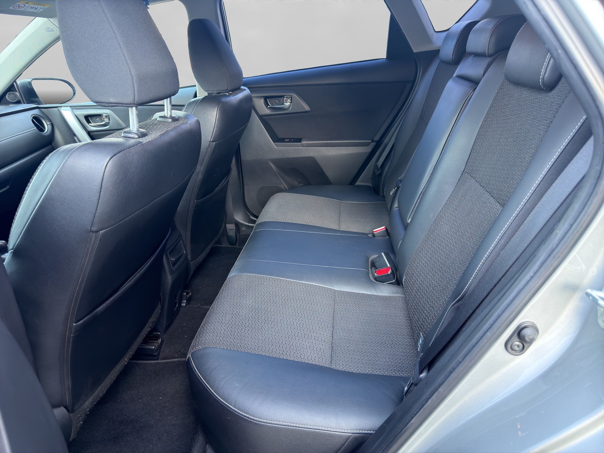 TOYOTA Auris 1.6 Luna Multidrive-image-12