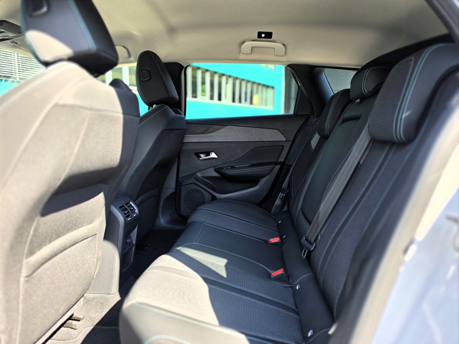 PEUGEOT 308 SW 1.5 BlueHDI Allure EAT8-image-12