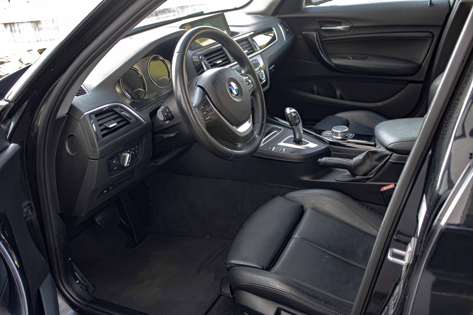 BMW 118i Steptronic AUTOMAT-image-8