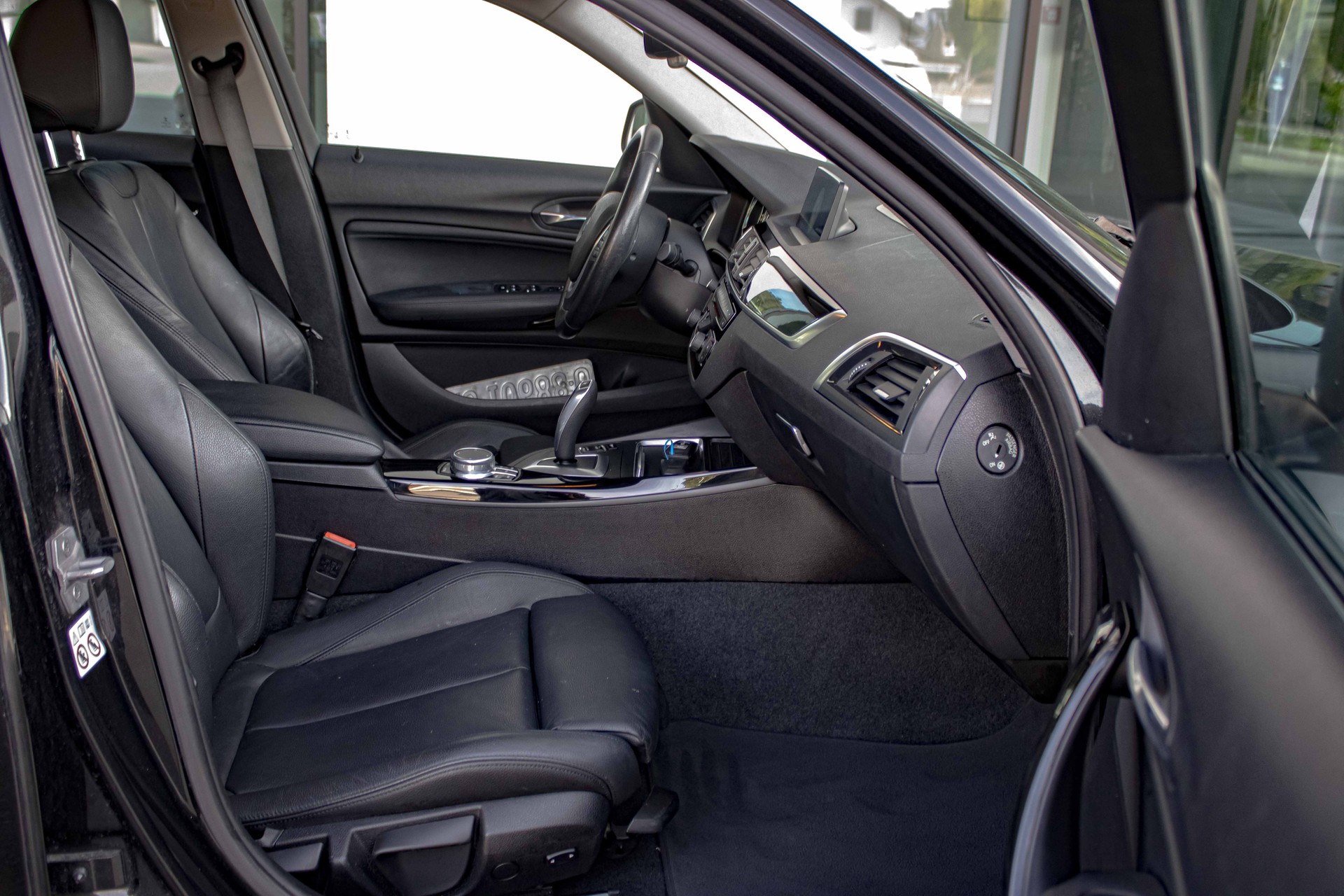 BMW 118i Steptronic AUTOMAT-image-15